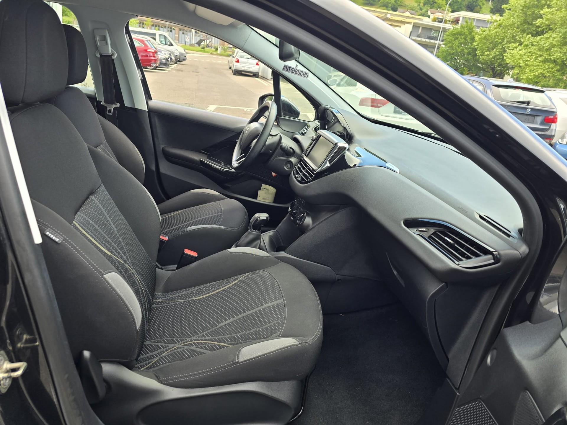 PEUGEOT 208 1.4 VTI Active-image-12
