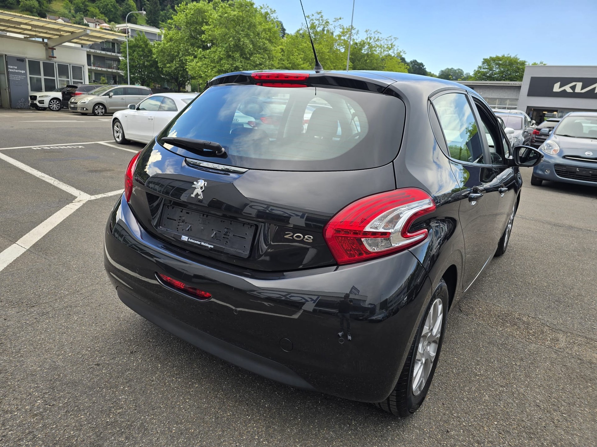 PEUGEOT 208 1.4 VTI Active-image-5