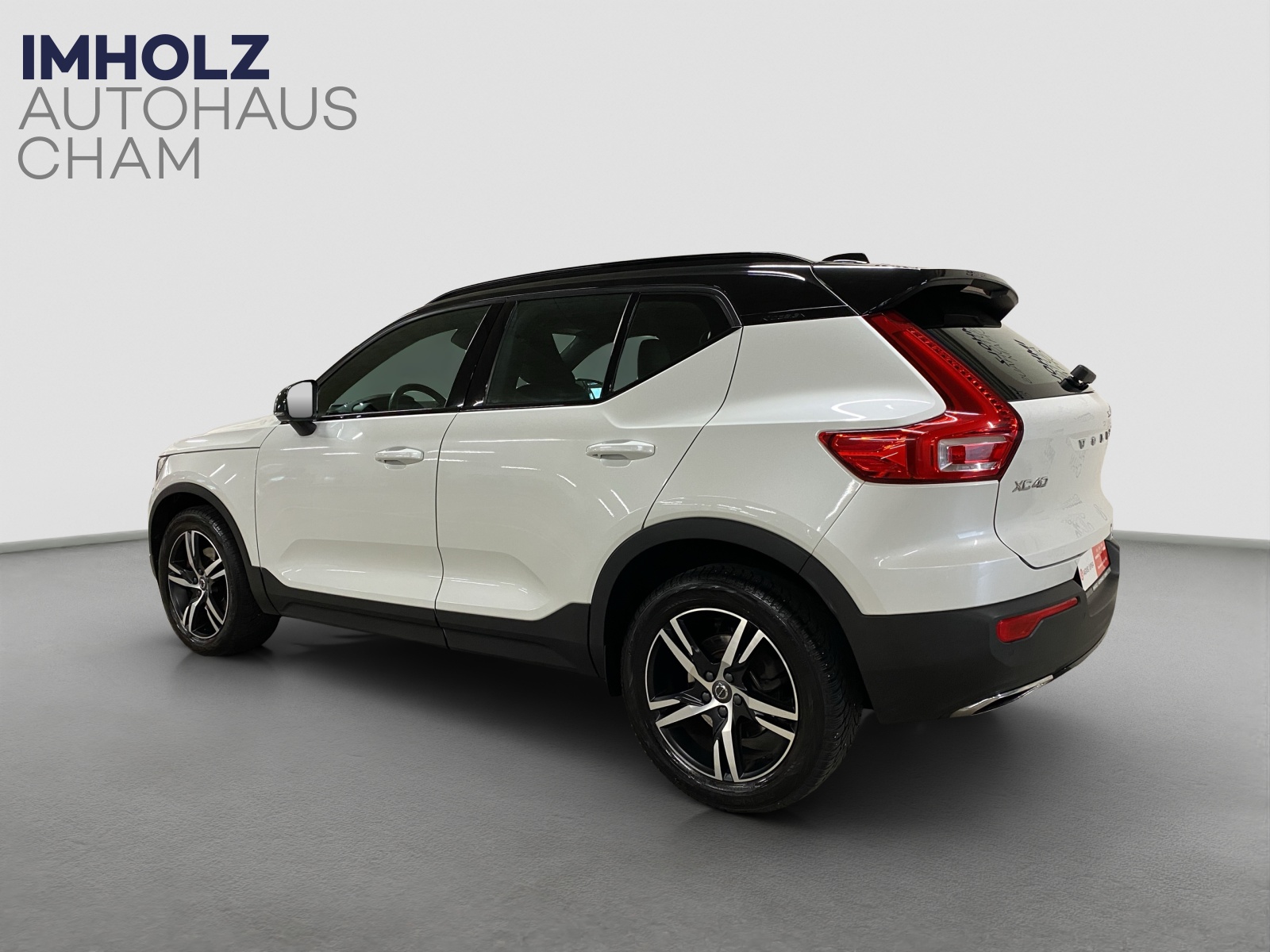 VOLVO XC40 2.0 D4 R-Design AWD-image-2