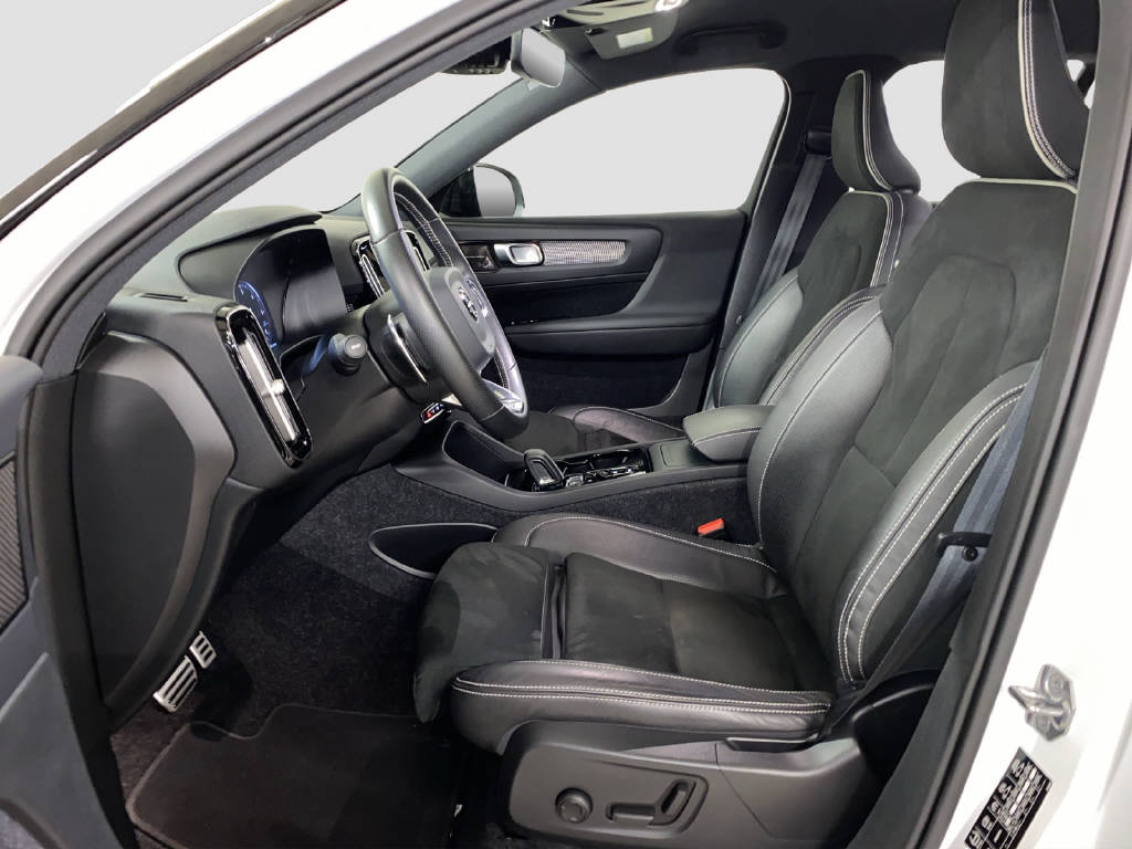 VOLVO XC40 2.0 D4 R-Design AWD-image-5