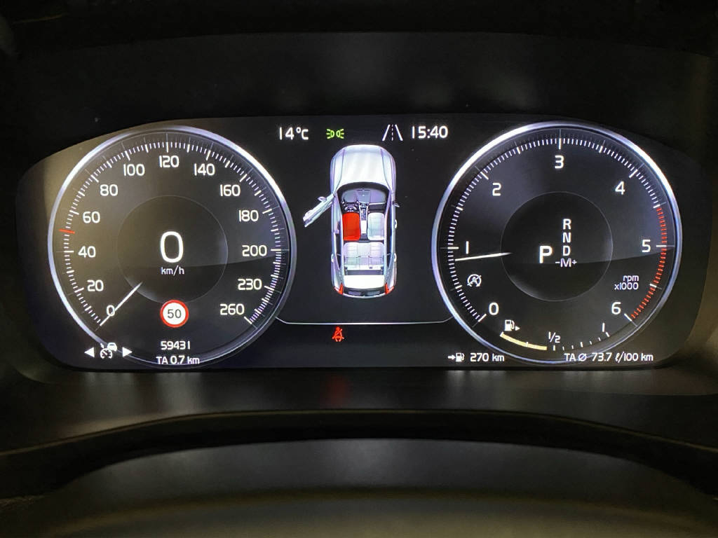 VOLVO XC40 2.0 D4 R-Design AWD-image-7