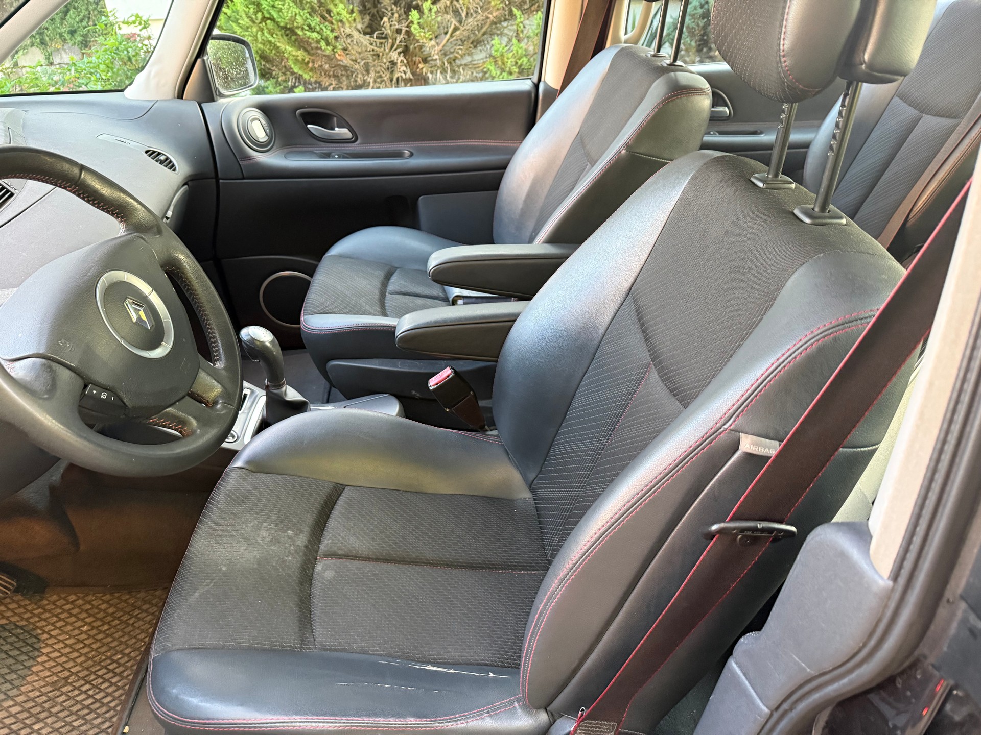 RENAULT Grand Espace 2.0 Turbo Swiss Edition Automatic-image-7