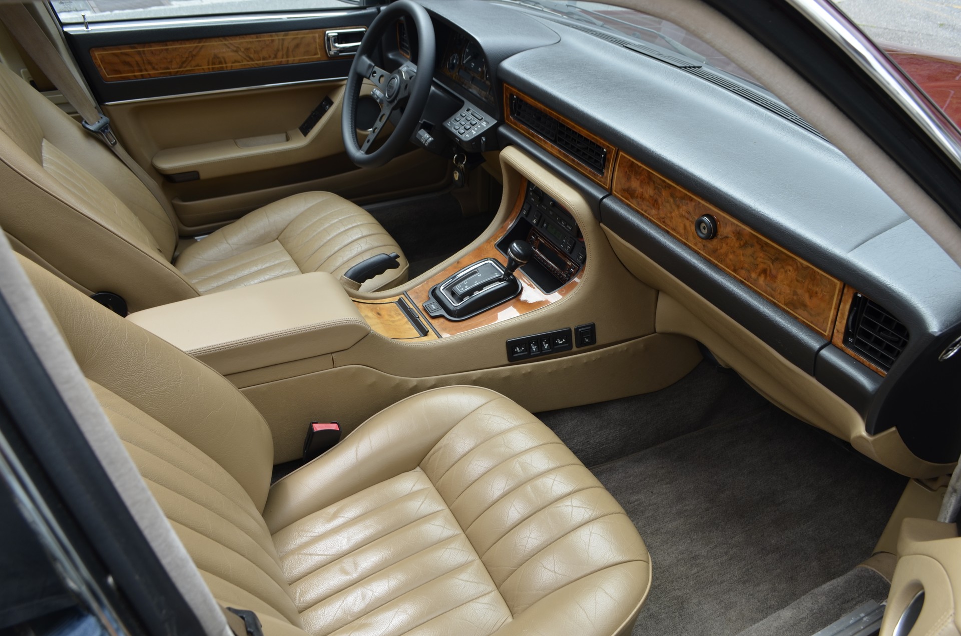 JAGUAR XJ6 4.0 Sovereign-image-13