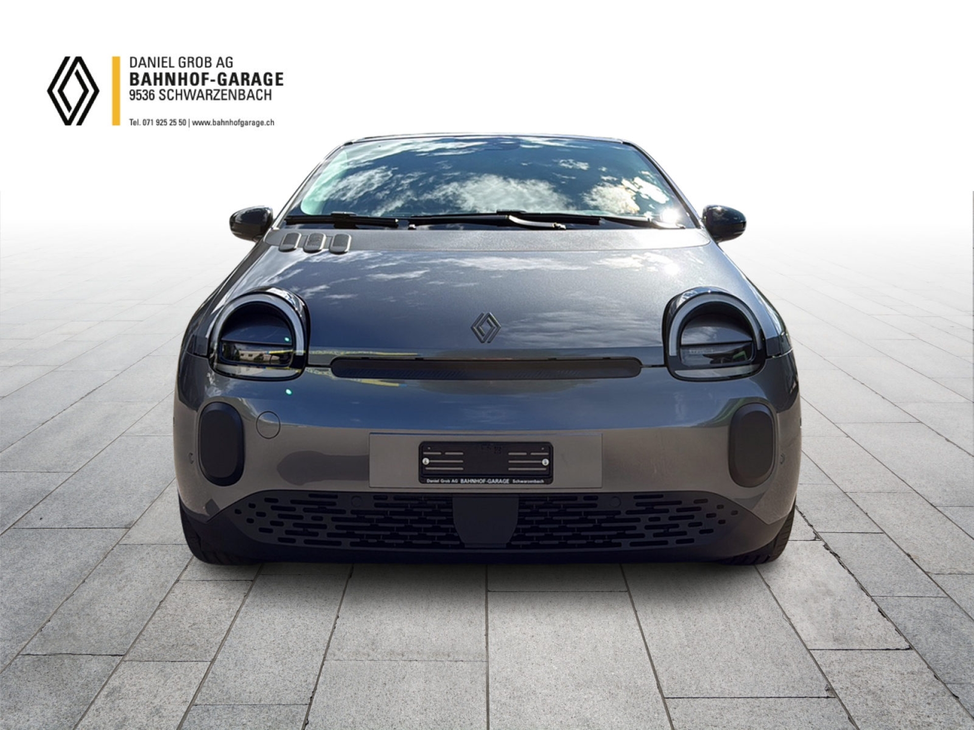 RENAULT Twingo E-Tech Urban Range tech-showroom-element-1