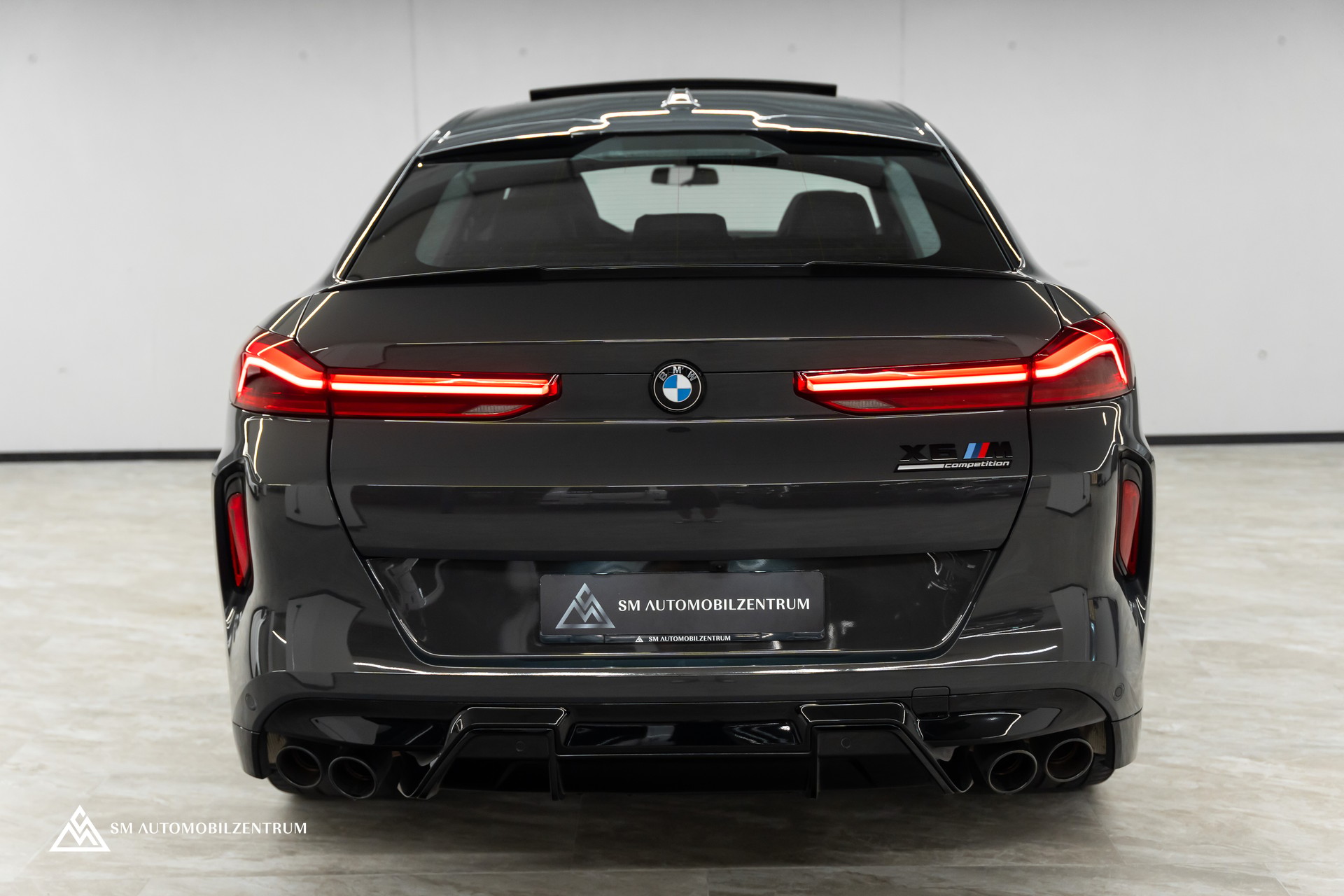 BMW X6 M Competition / Panorama / 360° / Carbon Fibre-image-9