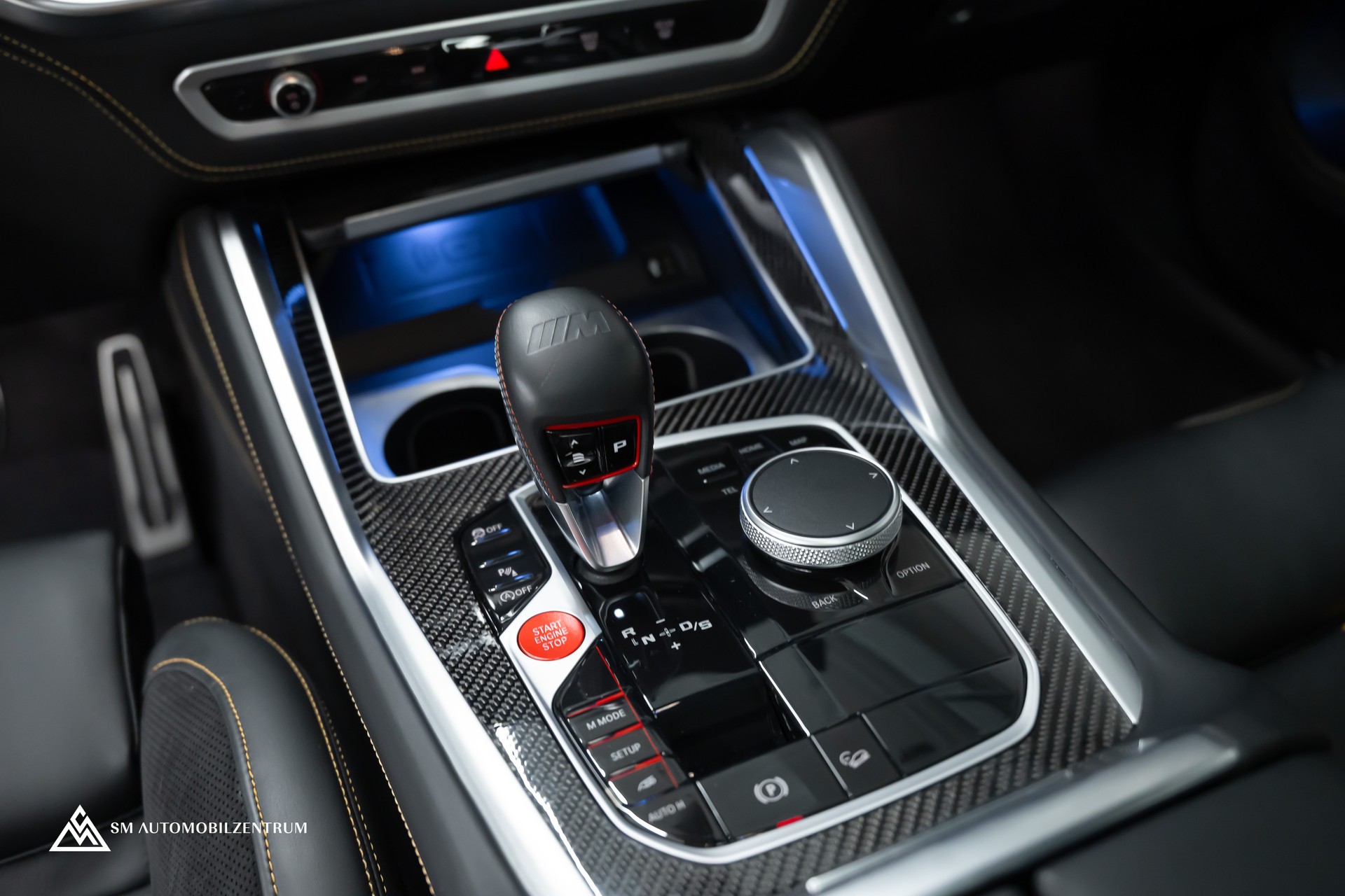 BMW X6 M Competition / Panorama / 360° / Carbon Fibre-image-15