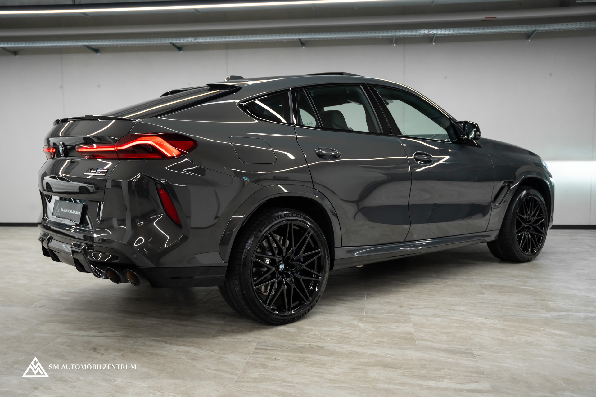 BMW X6 M Competition / Panorama / 360° / Carbon Fibre-image-4
