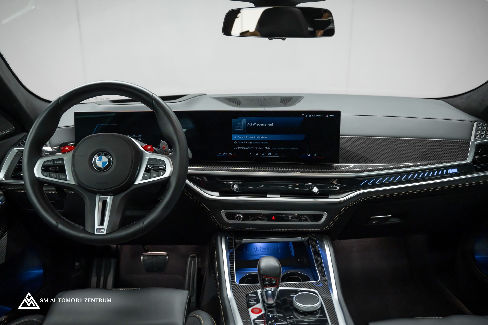 BMW X6 M Competition / Panorama / 360° / Carbon Fibre-image-34