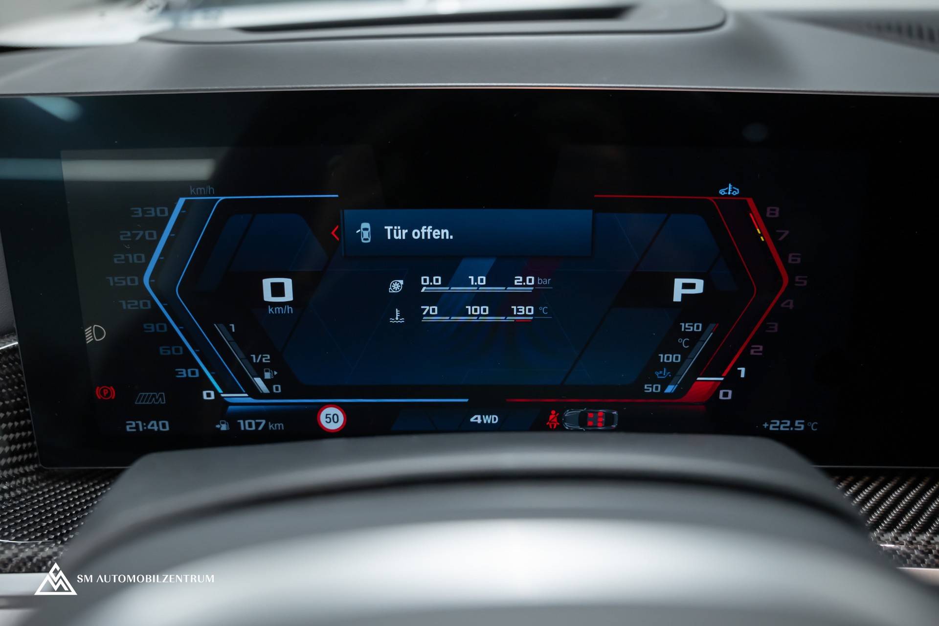 BMW X6 M Competition / Panorama / 360° / Carbon Fibre-image-24