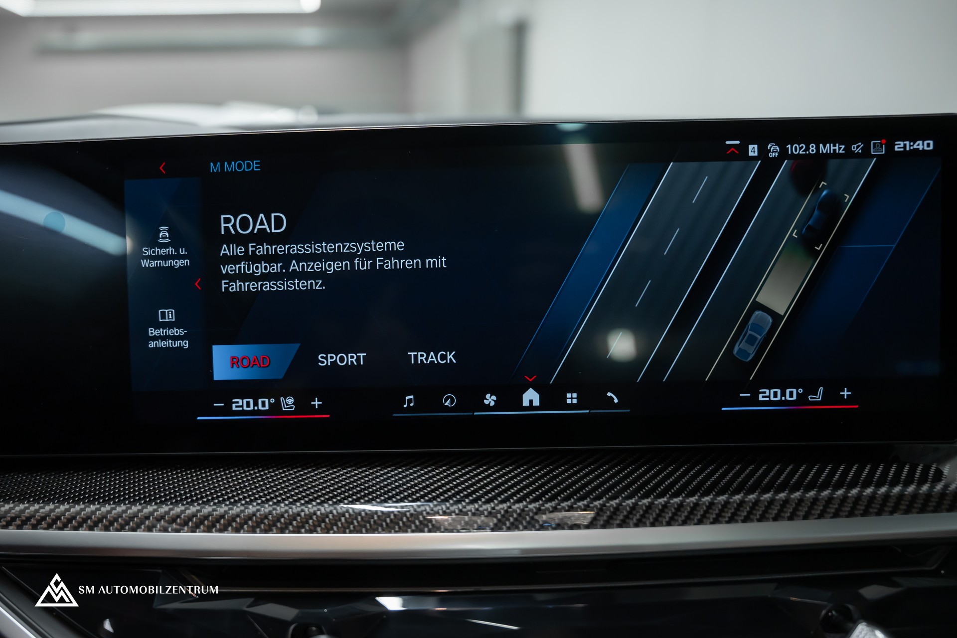 BMW X6 M Competition / Panorama / 360° / Carbon Fibre-image-28