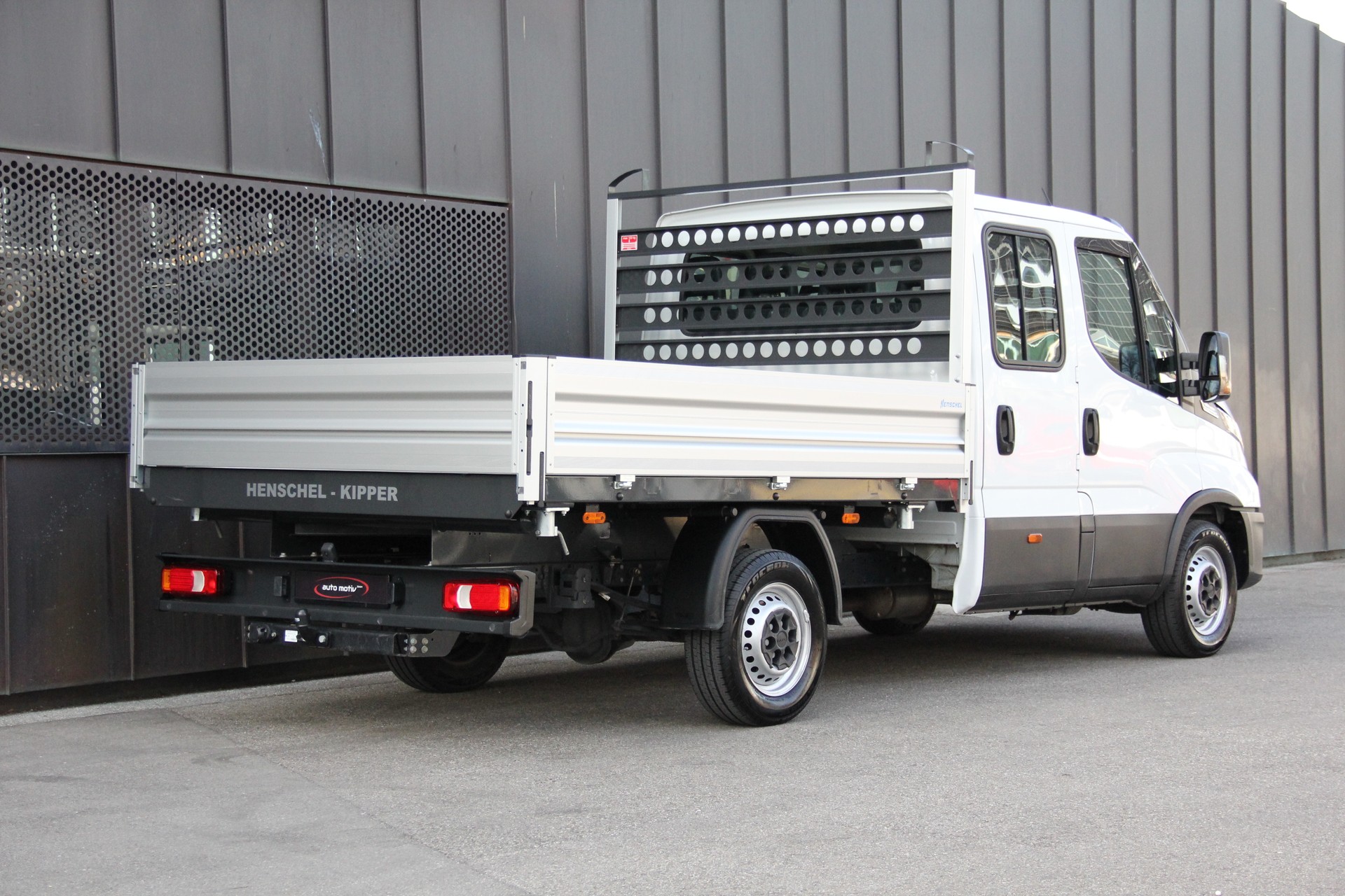 IVECO 35 C 16 A8 D *AUTOMAT* *KIPPER-3-SEITEN* *RÜCKFAHRKAMERA* *7-SITZE* *KLIMA* *ANHÄNGERKUPPLUNG* *910Kg-NUTZLAST*-image-8