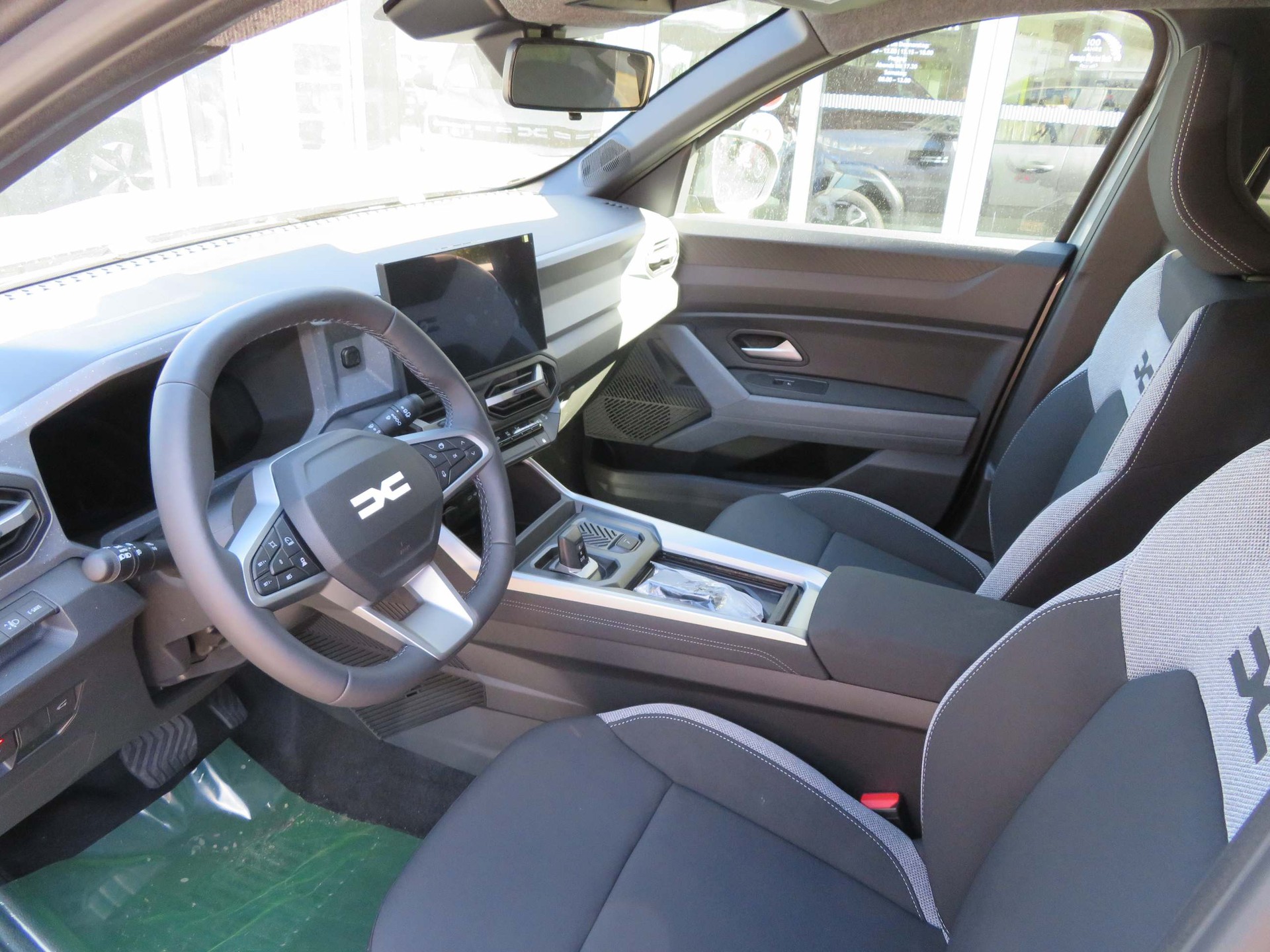 DACIA Bigster 1.8 Hybrid Journey-image-6