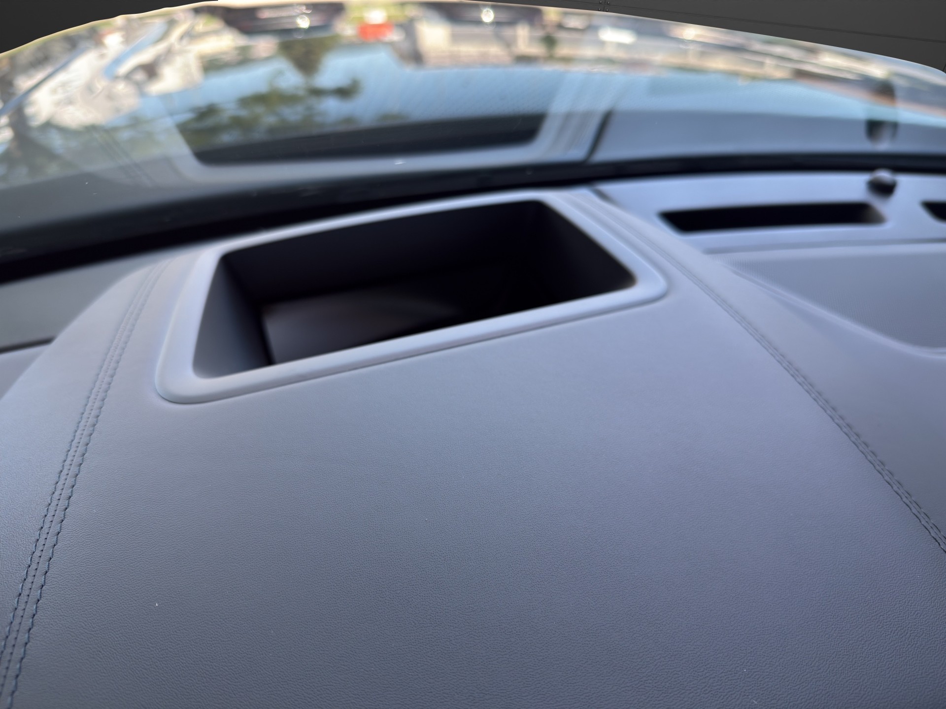LAND ROVER Range Rover Velar P400e 2.0 I4 PHEV Belgravia Ed. Automatic-image-9