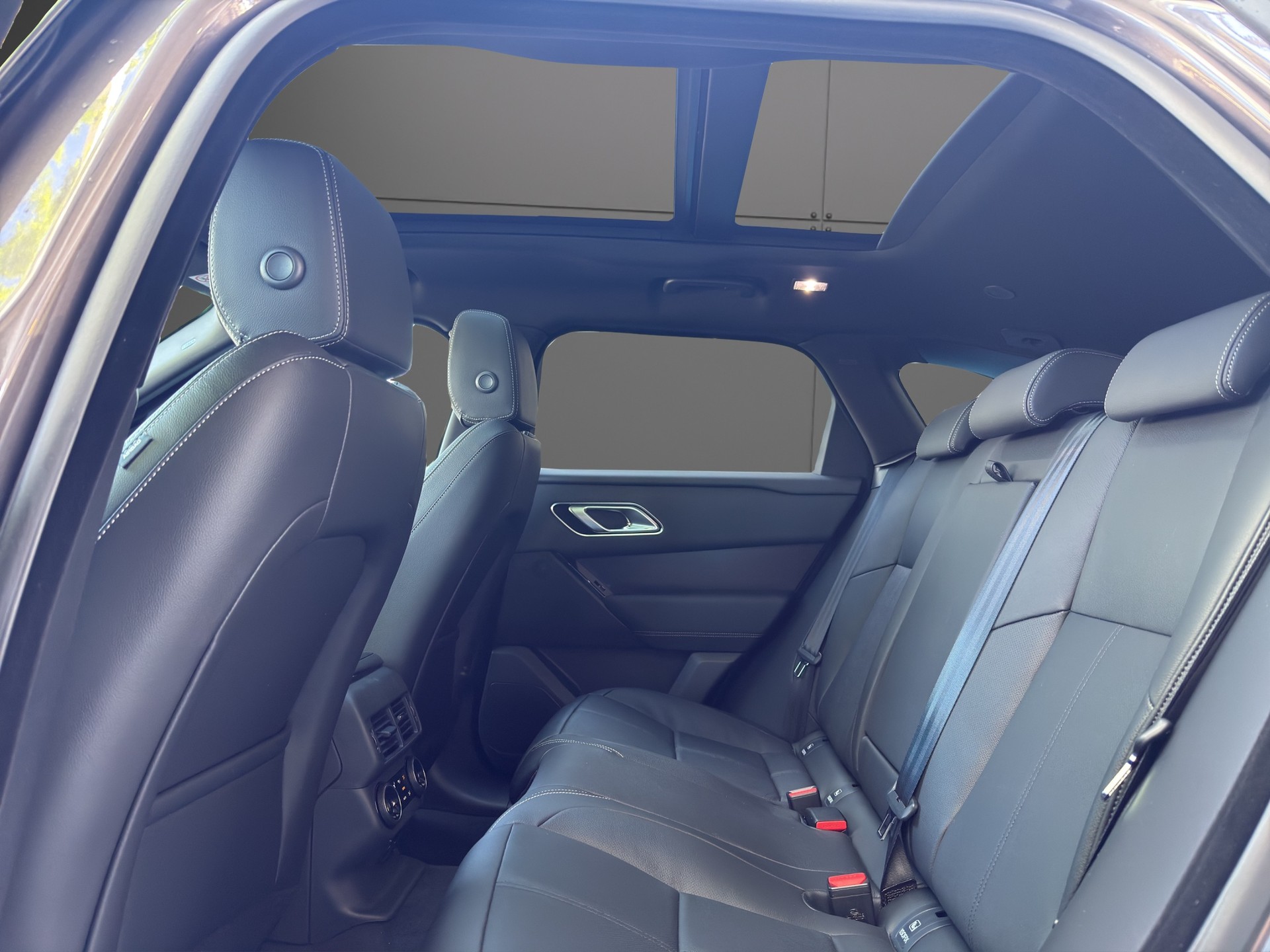 LAND ROVER Range Rover Velar P400e 2.0 I4 PHEV Belgravia Ed. Automatic-image-6
