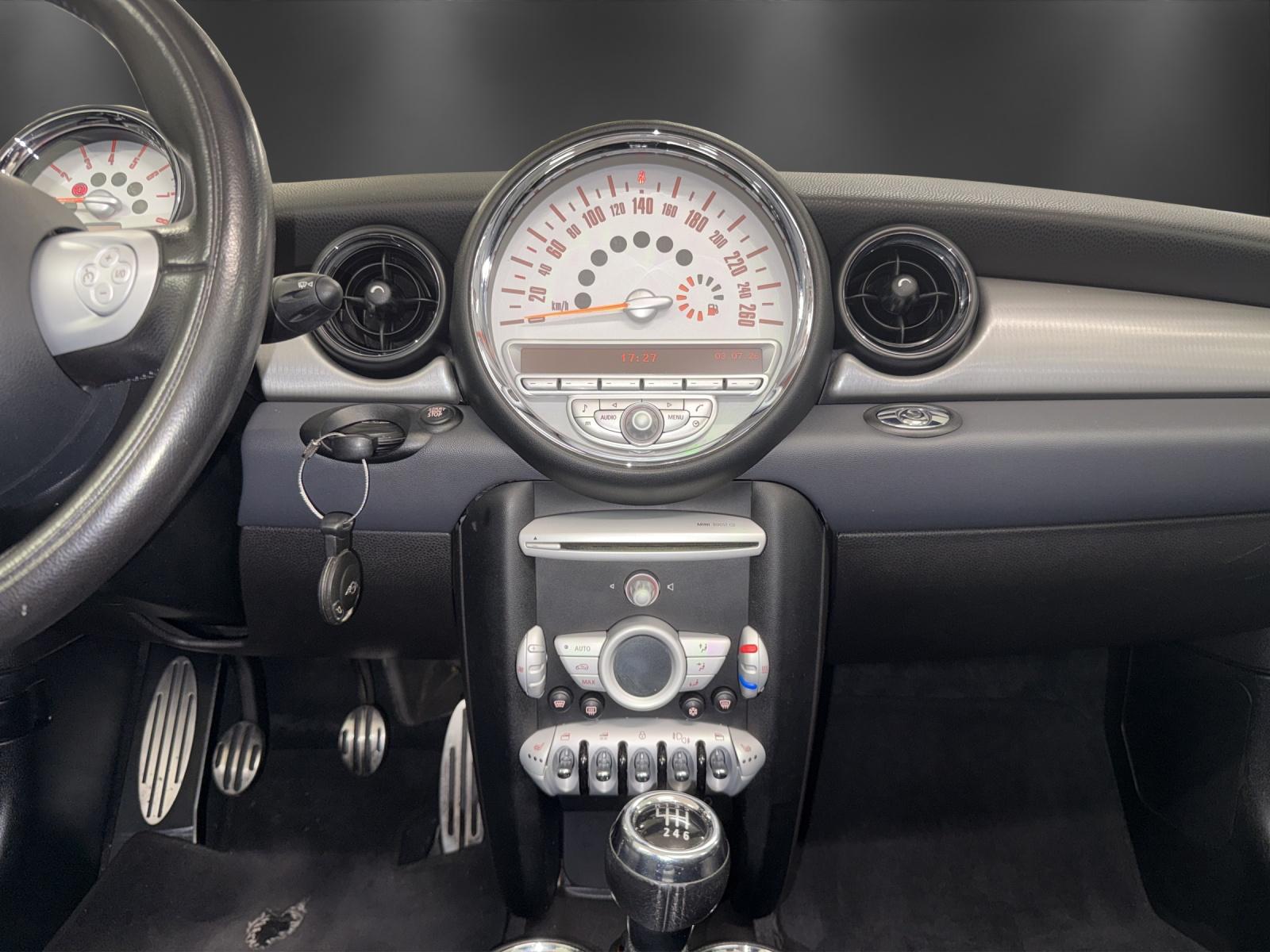 MINI Cooper S Cabriolet-image-11