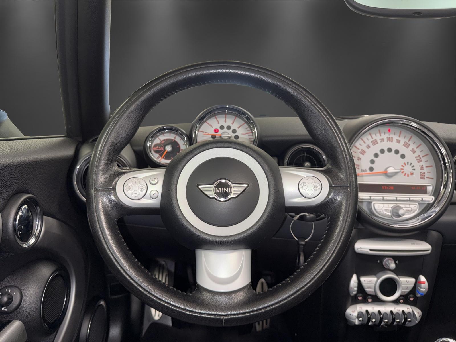 MINI Cooper S Cabriolet-image-12