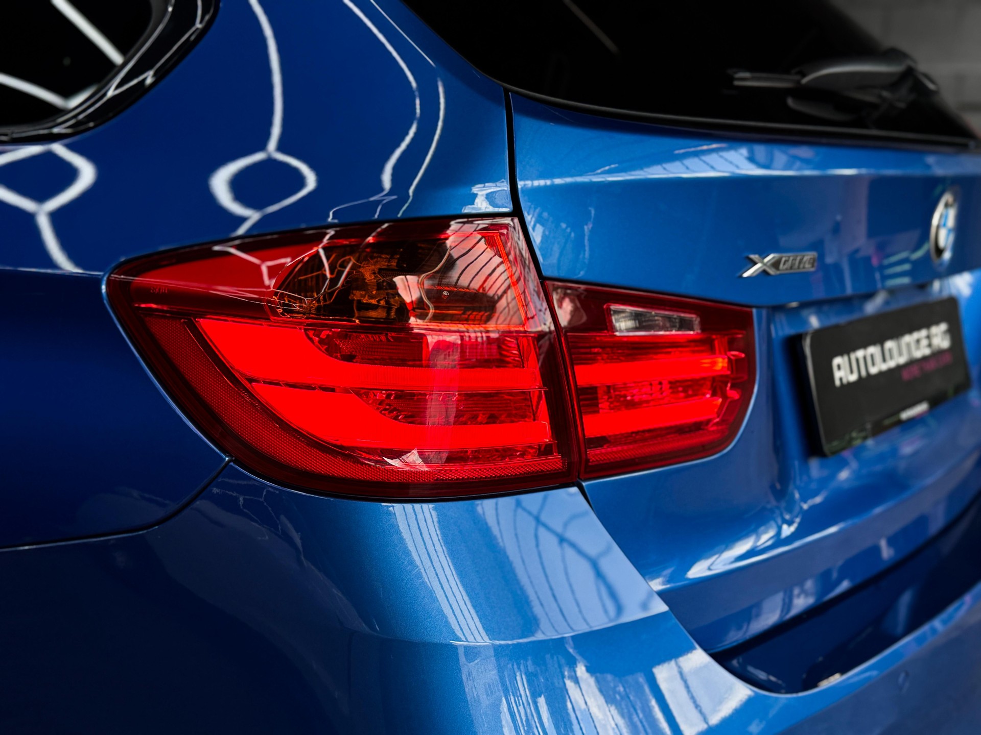 BMW 330d xDrive Touring M-Sport Steptronic-image-7
