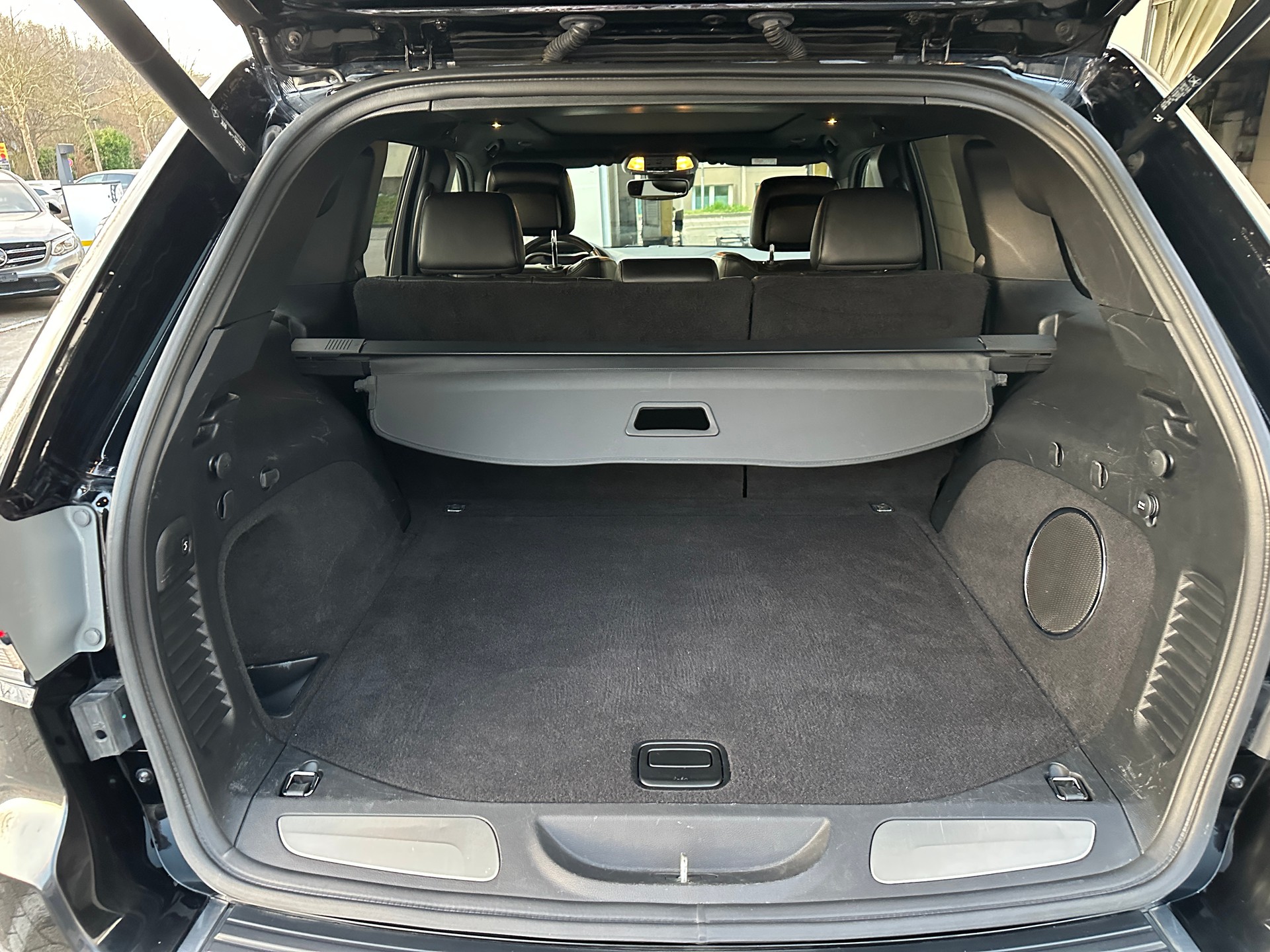 JEEP Grand Cherokee 3.0 CRD Overland Automatic-image-18