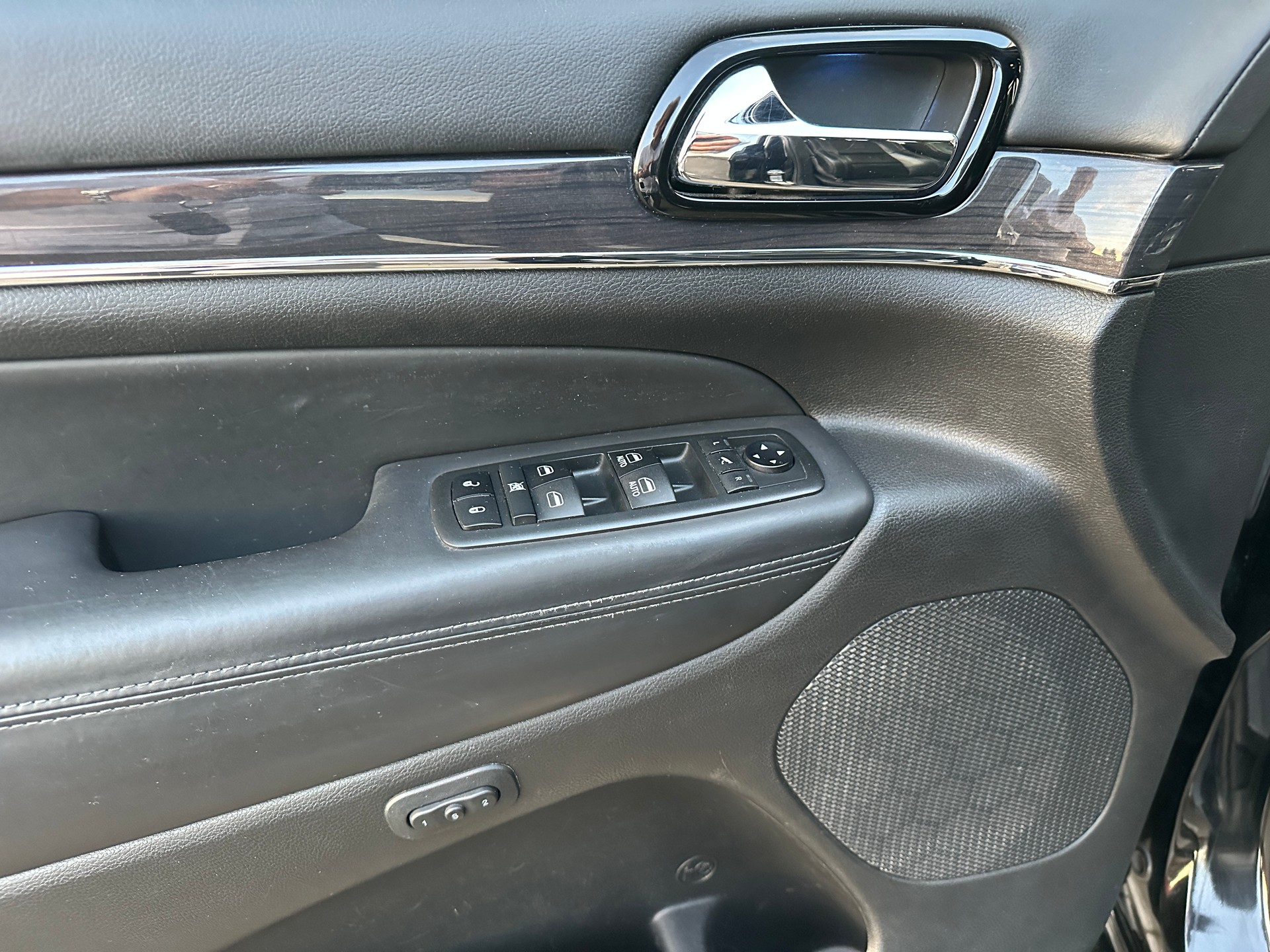 JEEP Grand Cherokee 3.0 CRD Overland Automatic-image-11