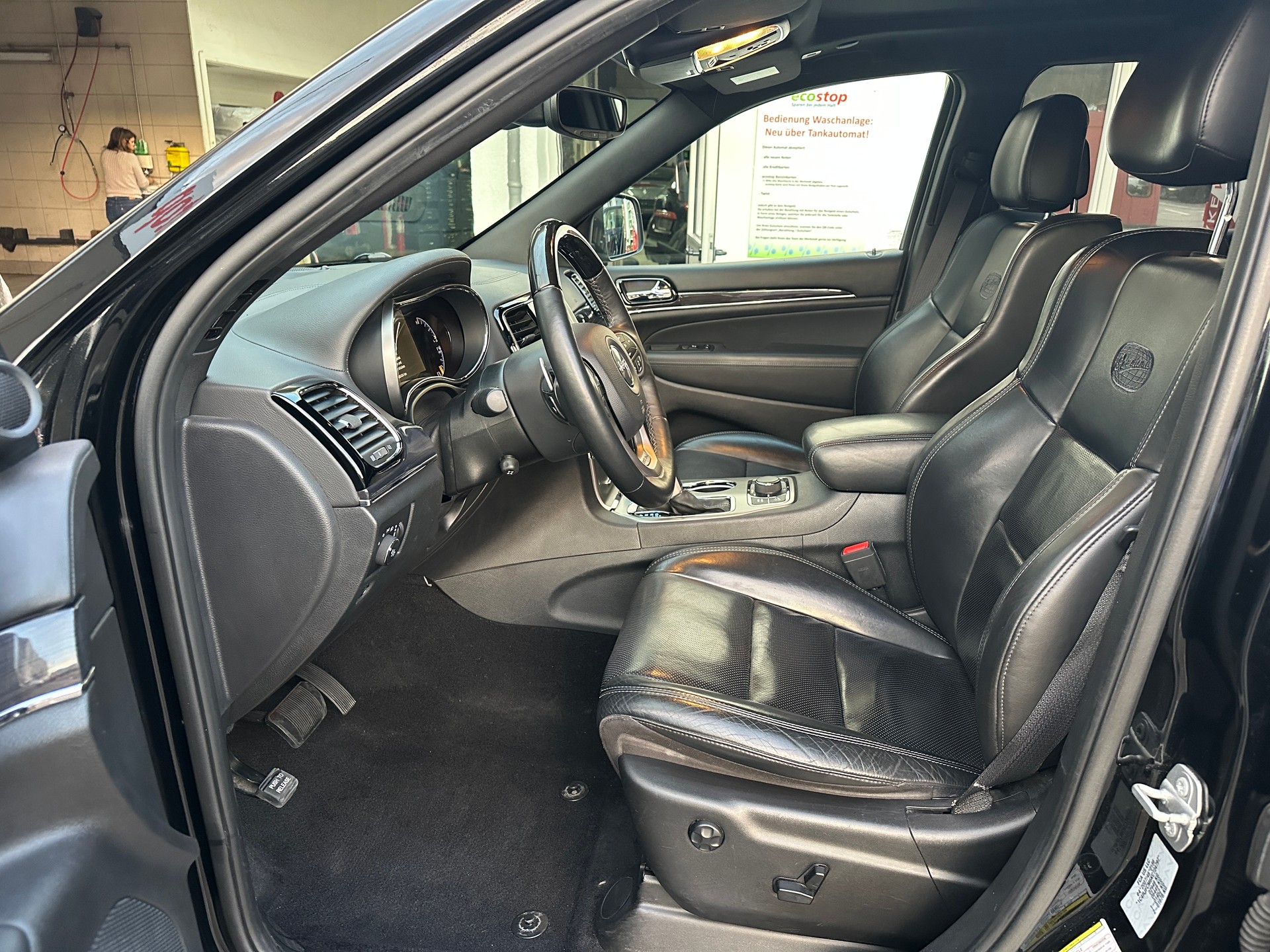 JEEP Grand Cherokee 3.0 CRD Overland Automatic-image-10