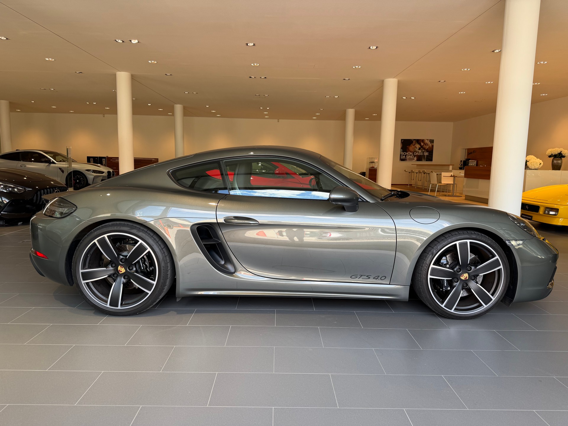 PORSCHE 718 Cayman GTS 4.0 PDK-showroom-element-3