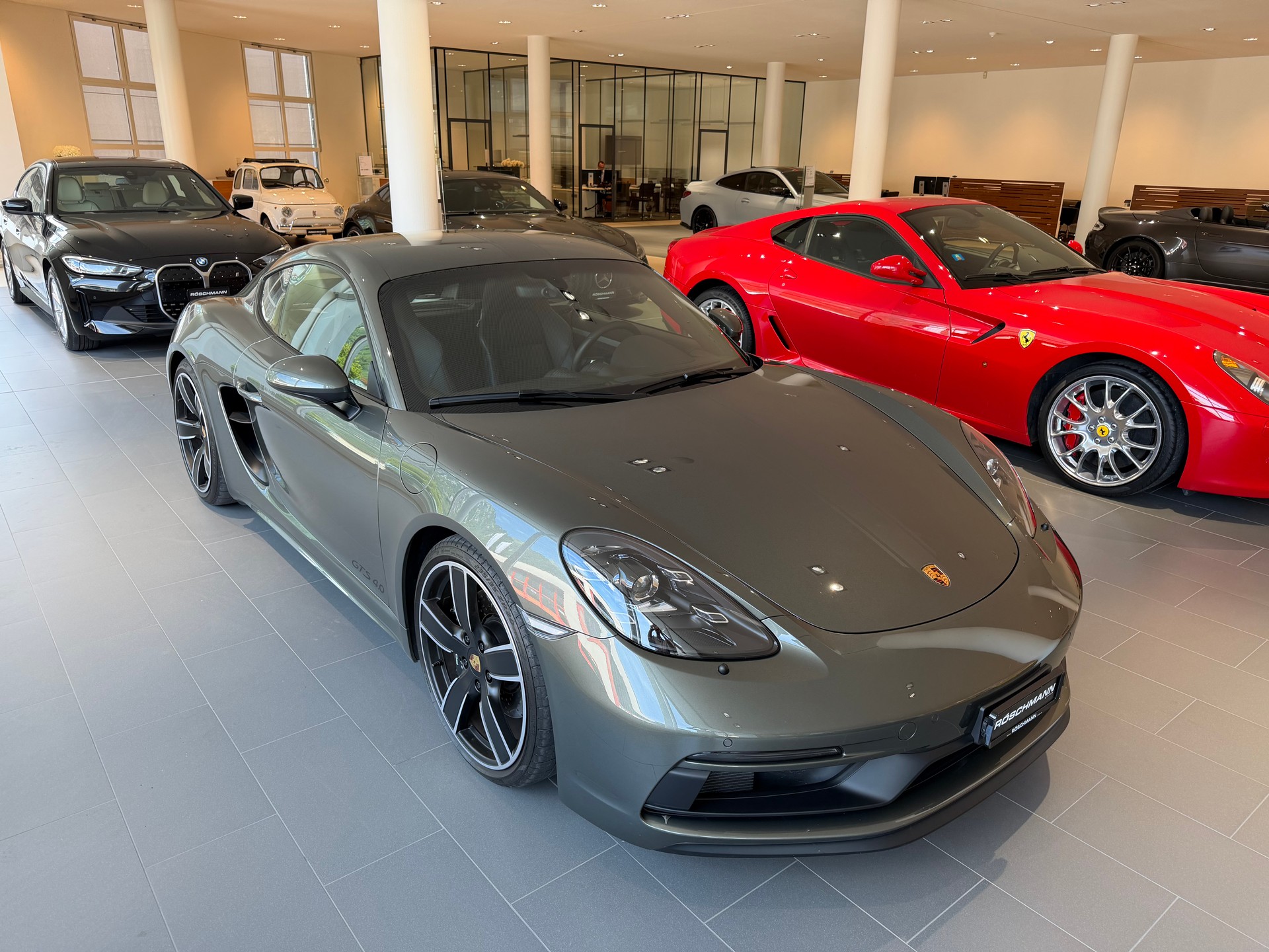 PORSCHE 718 Cayman GTS 4.0 PDK-showroom-element-1