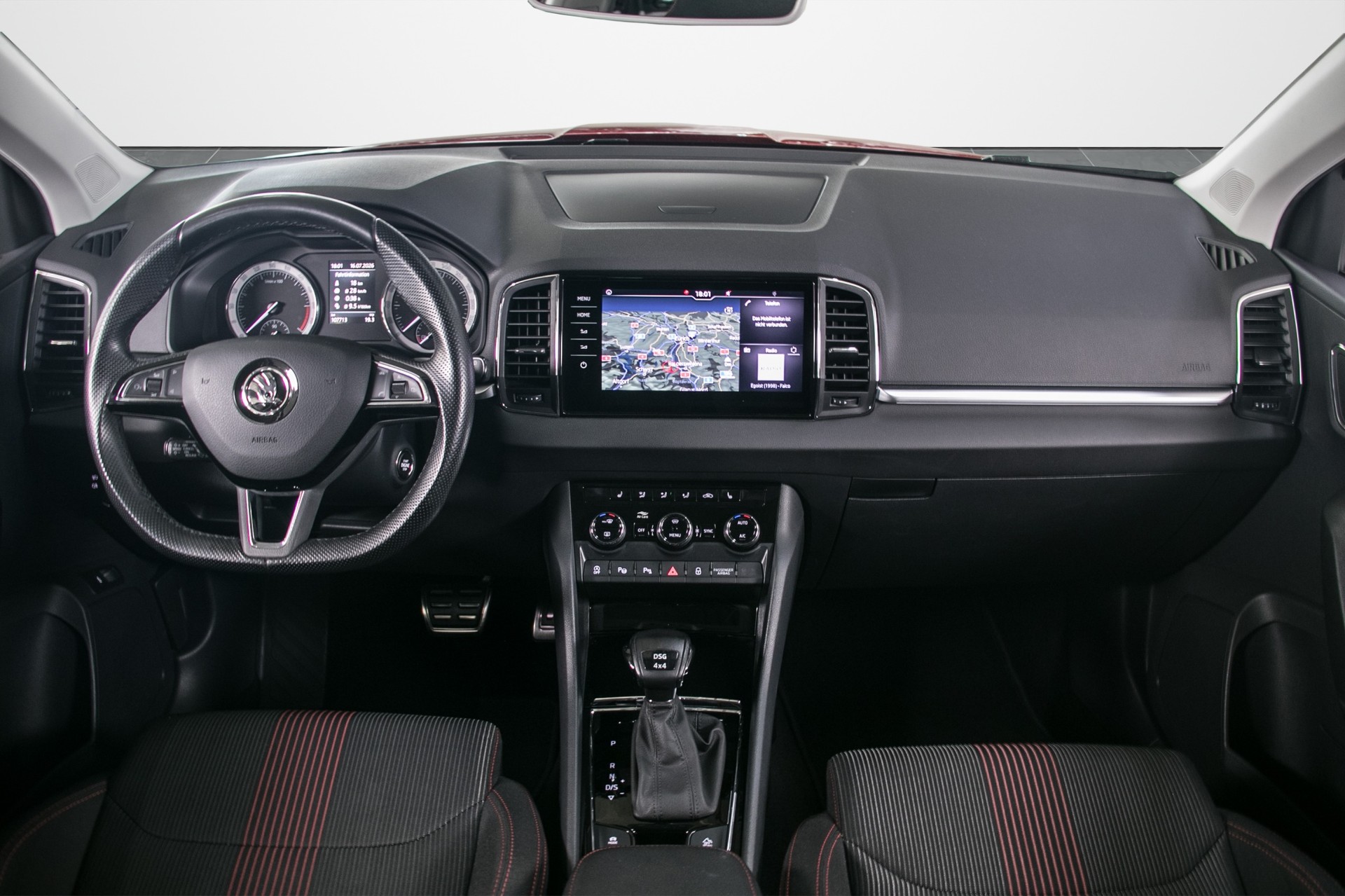 SKODA Karoq 2.0 TDI CR Style 4x4 DSG-showroom-element-3