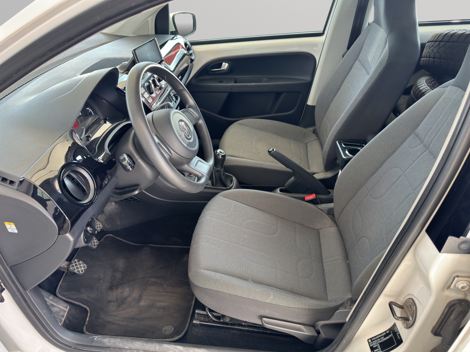 VW Up 1.0 take up-image-9
