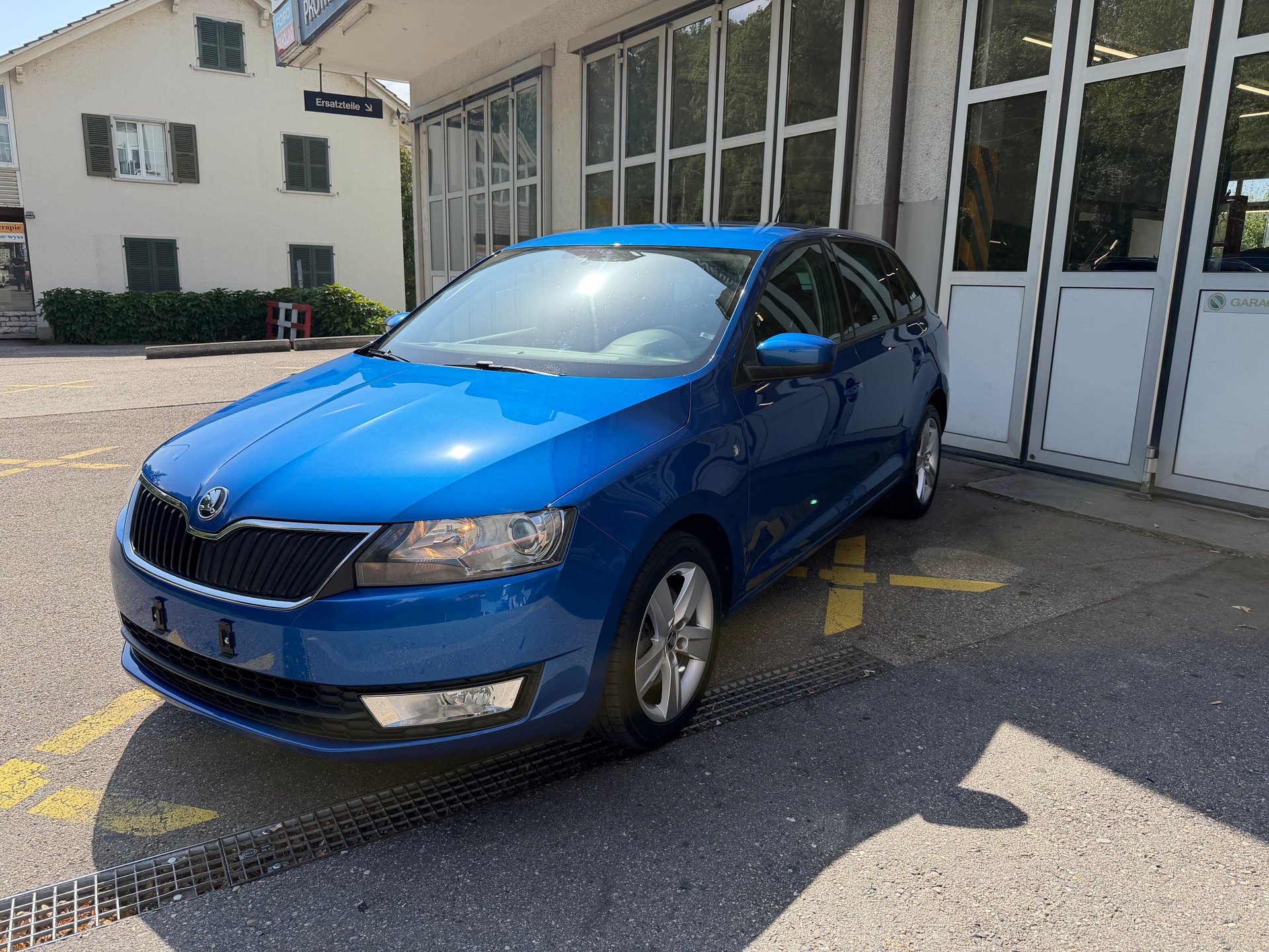 SKODA Rapid Spaceback 1.6 TDI Ambition-showroom-element-1