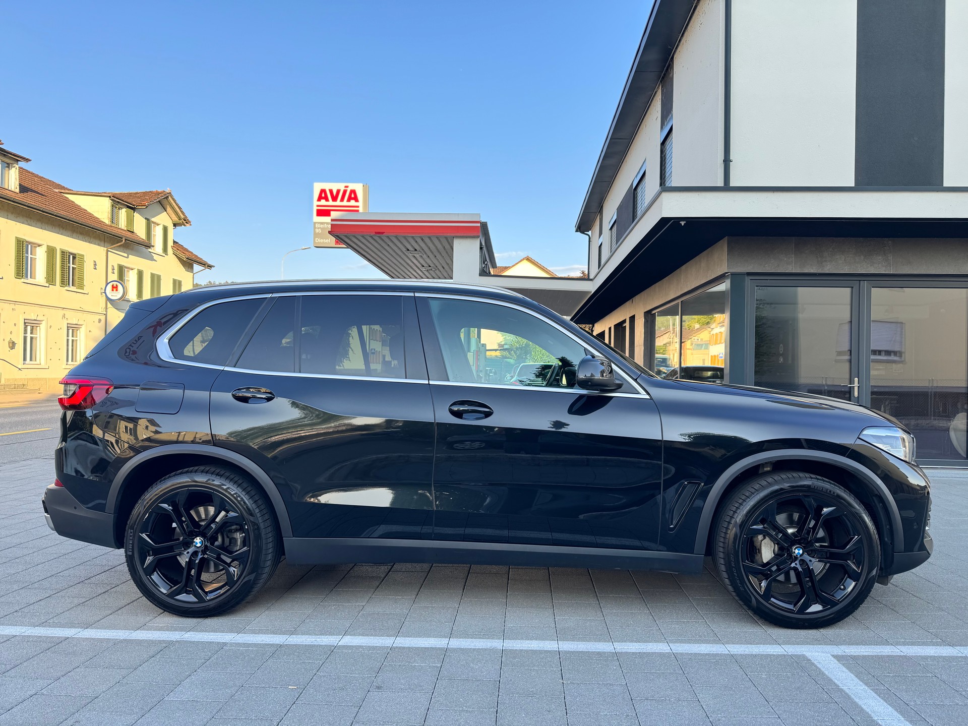 BMW X5 xDrive 30d Steptronic **265 PS**Voll-Leder-image-5