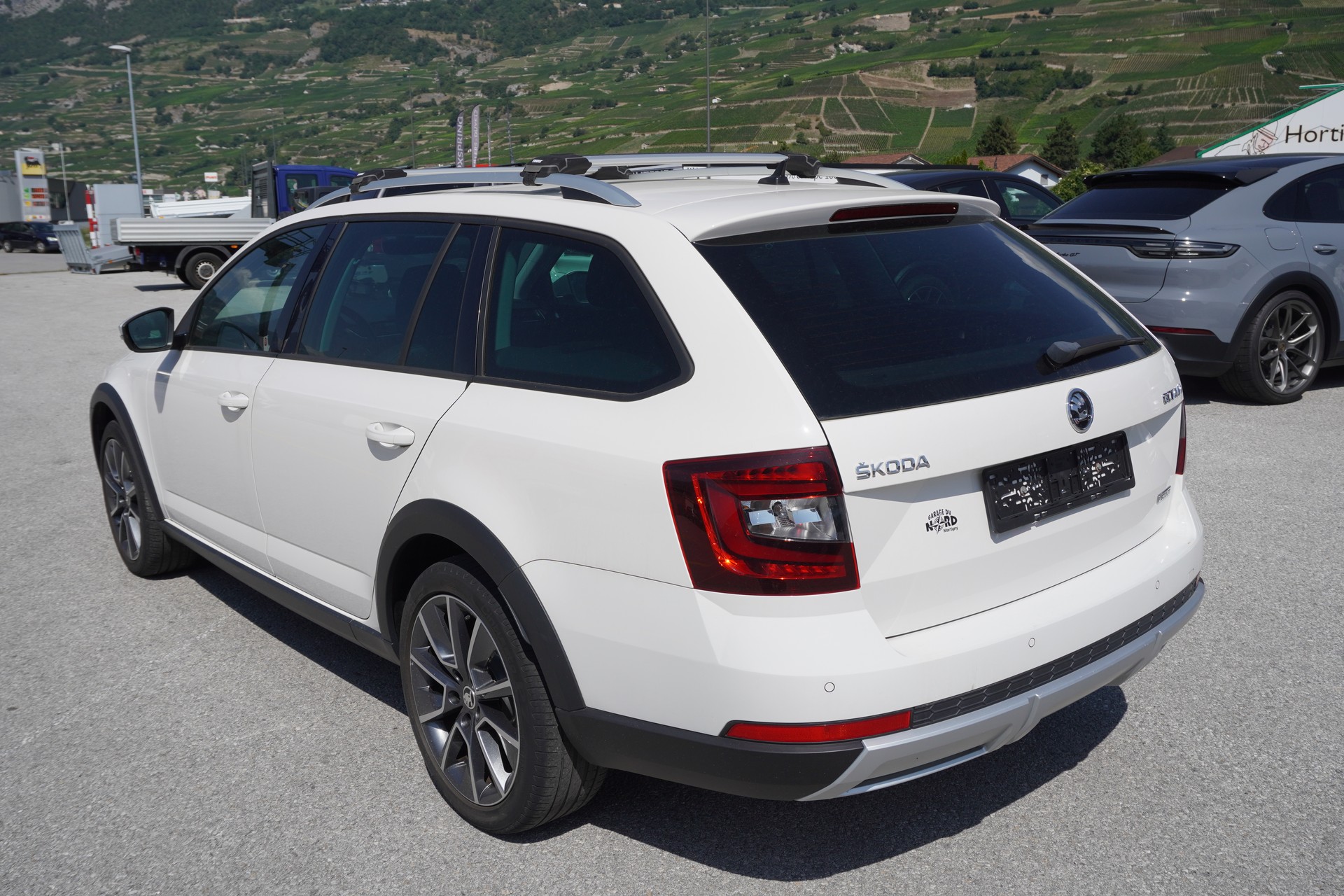 SKODA Octavia Combi 2.0 TSI Scout 4x4 DSG-showroom-element-3