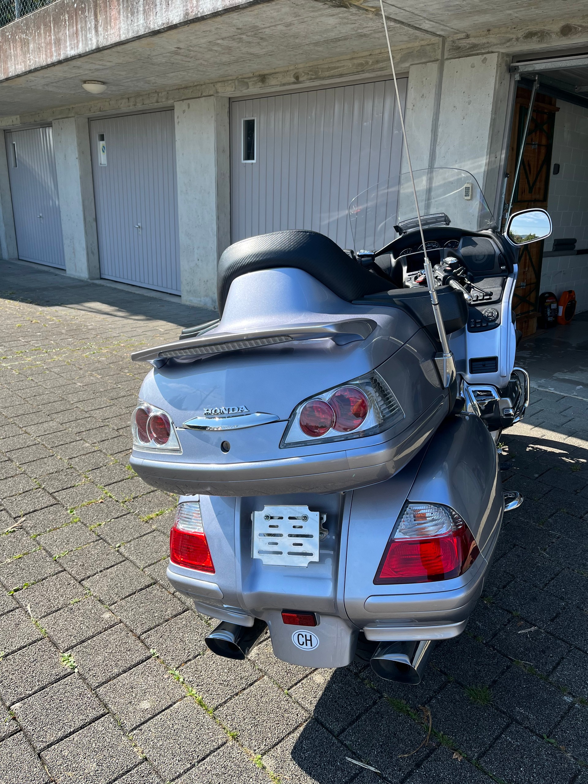 HONDA GL 1800 A Goldwing-image-3