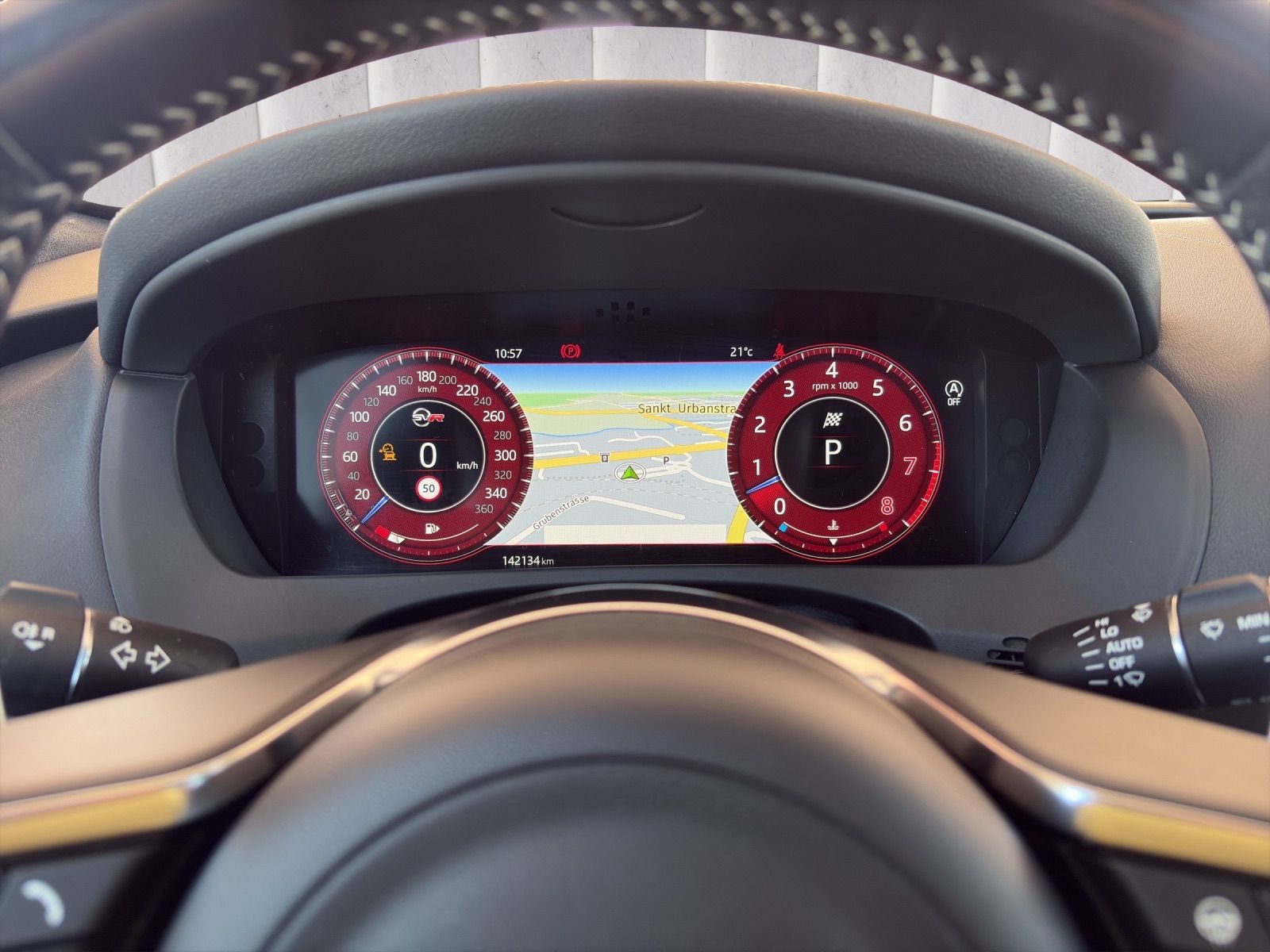JAGUAR F-Pace 5.0 V8 SVR AWD Automatik-image-11