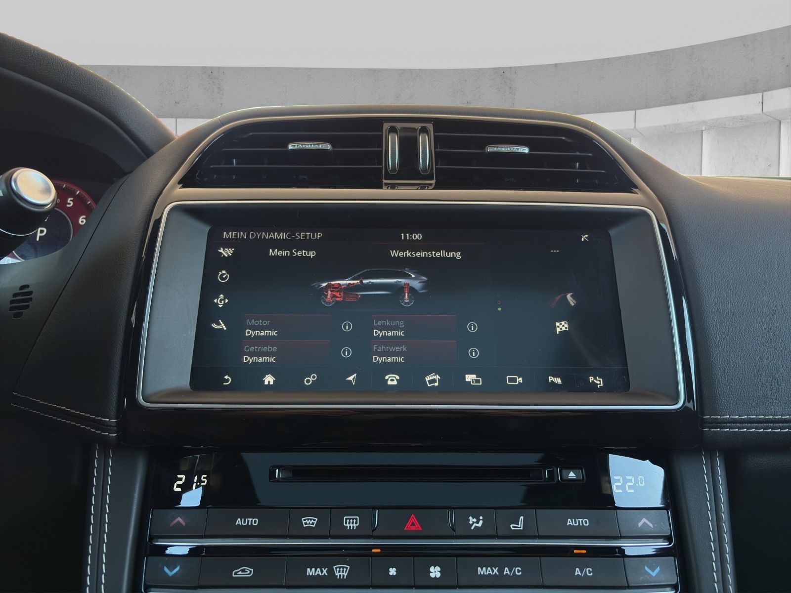 JAGUAR F-Pace 5.0 V8 SVR AWD Automatik-image-14
