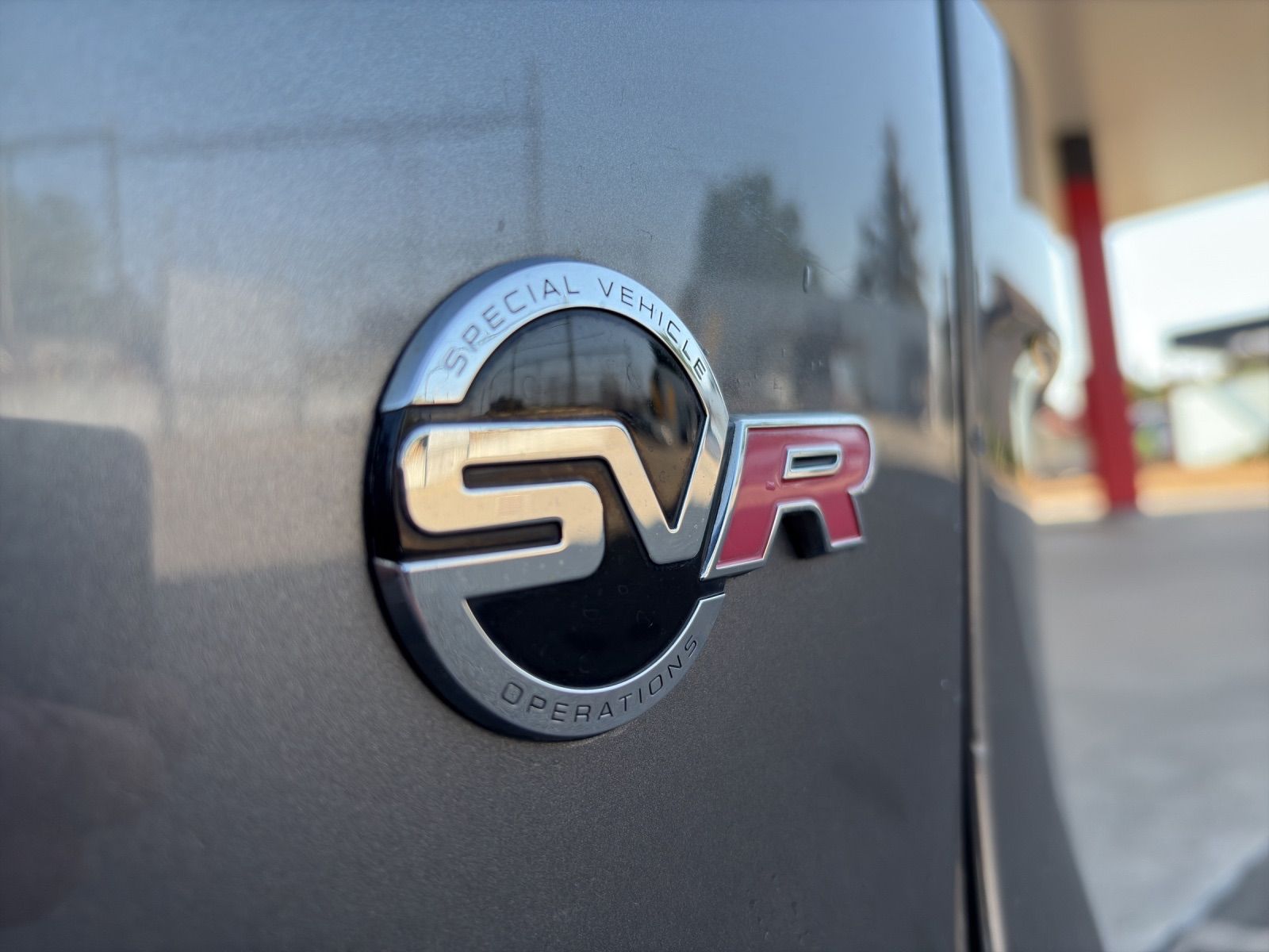 JAGUAR F-Pace 5.0 V8 SVR AWD Automatik-image-21