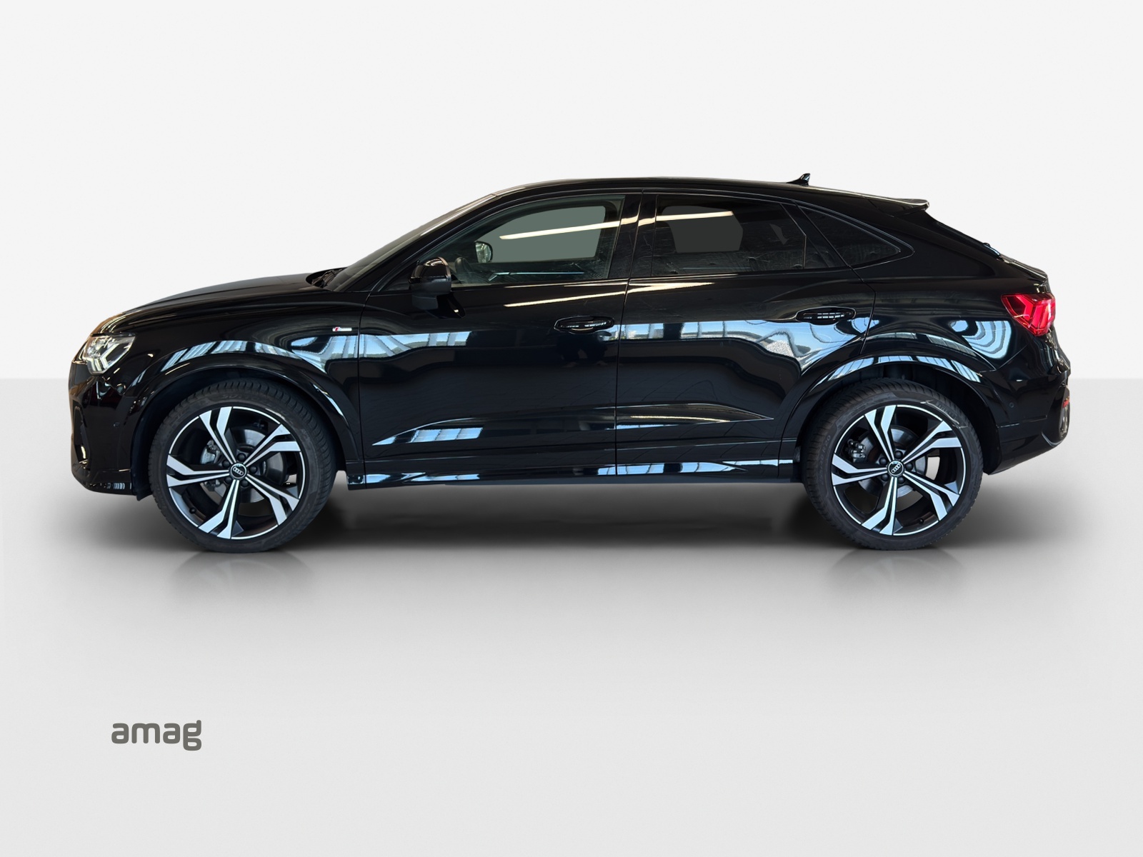 AUDI Q3 Sportback 35 TFSI S line Attraction S-tronic-showroom-element-1