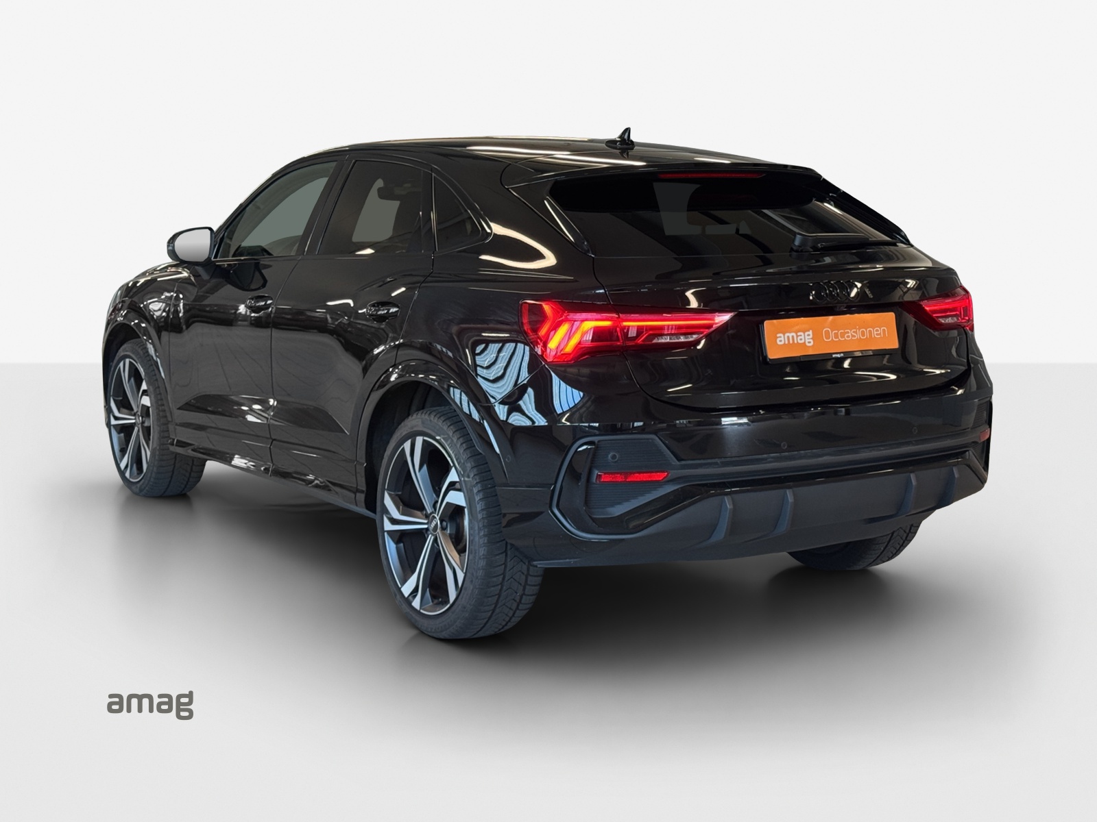 AUDI Q3 Sportback 35 TFSI S line Attraction S-tronic-showroom-element-2