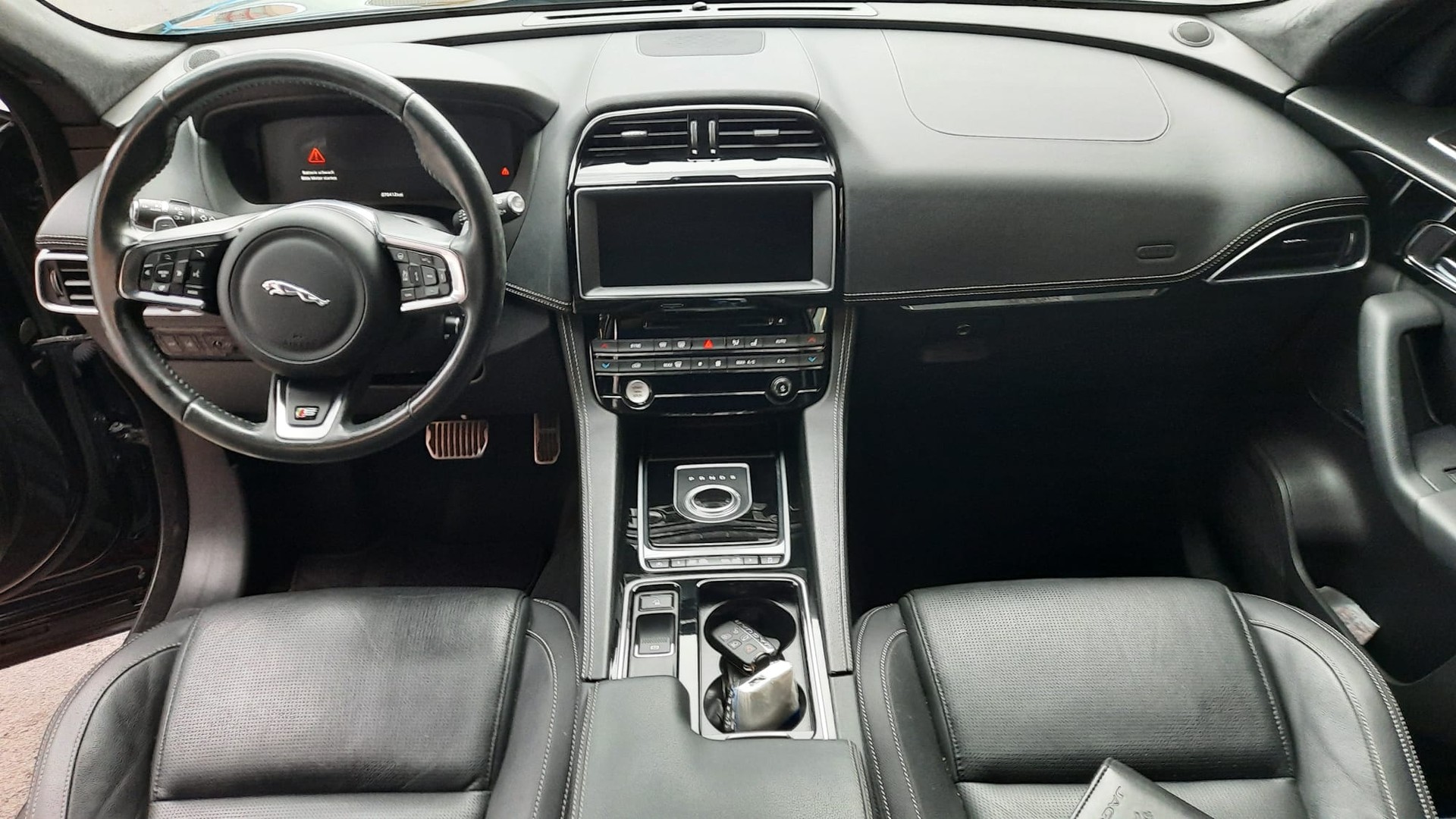 JAGUAR F-Pace 3.0 V6 S AWD Automatik-image-7