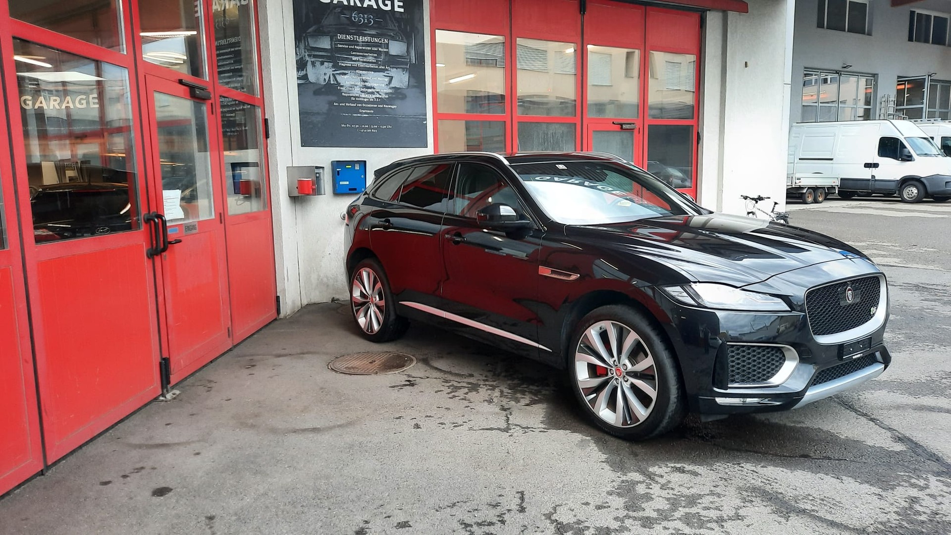 JAGUAR F-Pace 3.0 V6 S AWD Automatik-showroom-element-1