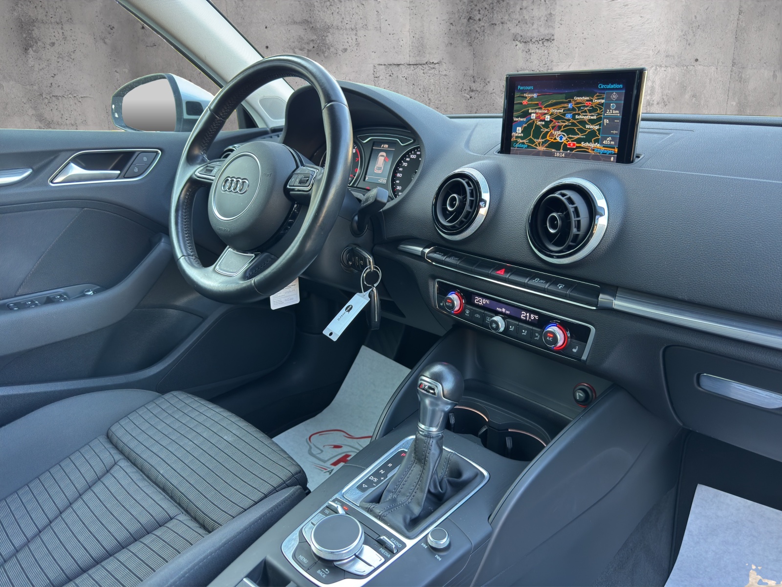 AUDI A3 Sportback 1.4 TFSI Ambition S-tronic-image-9