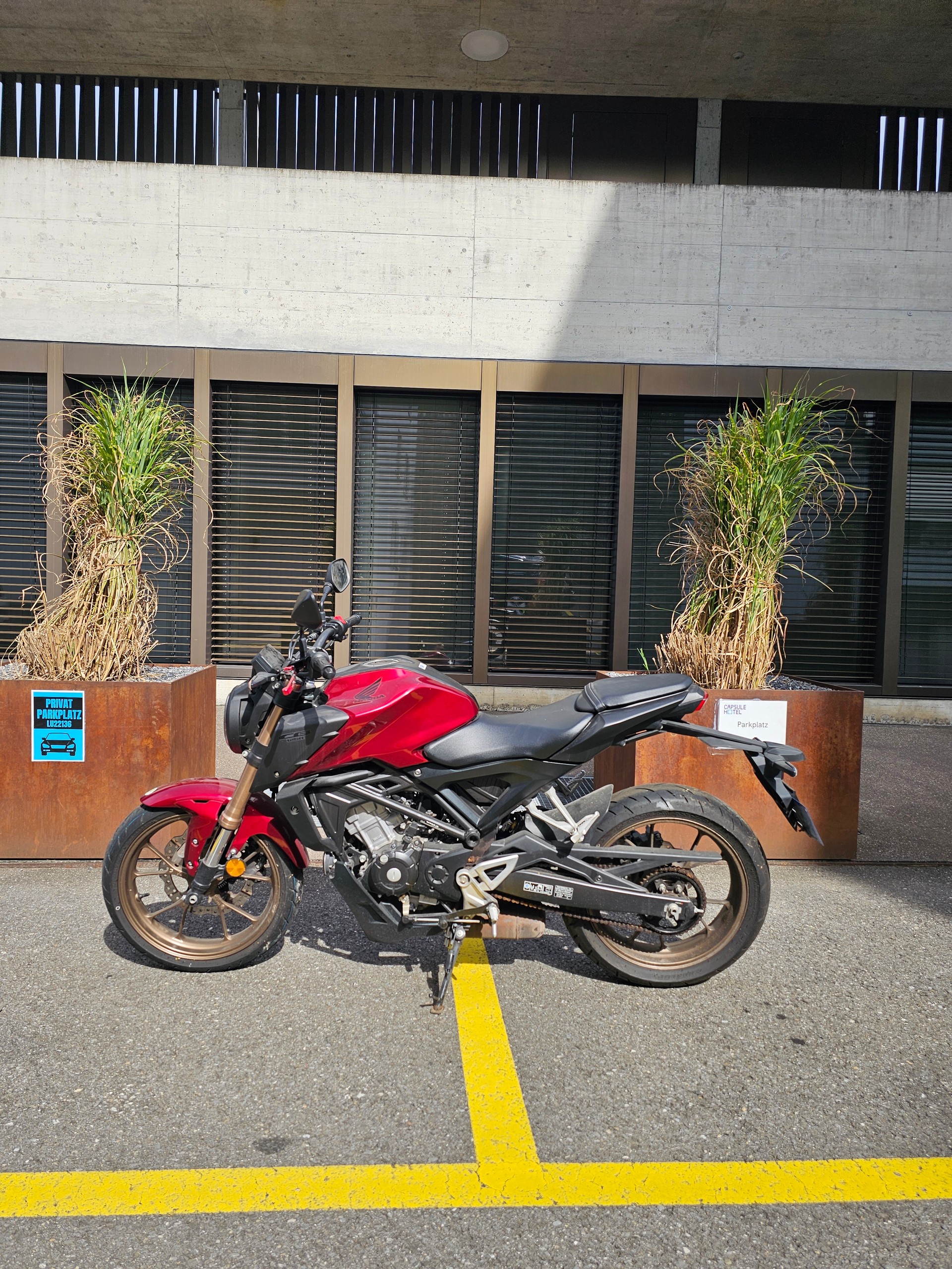 HONDA CB 125 R-image-0