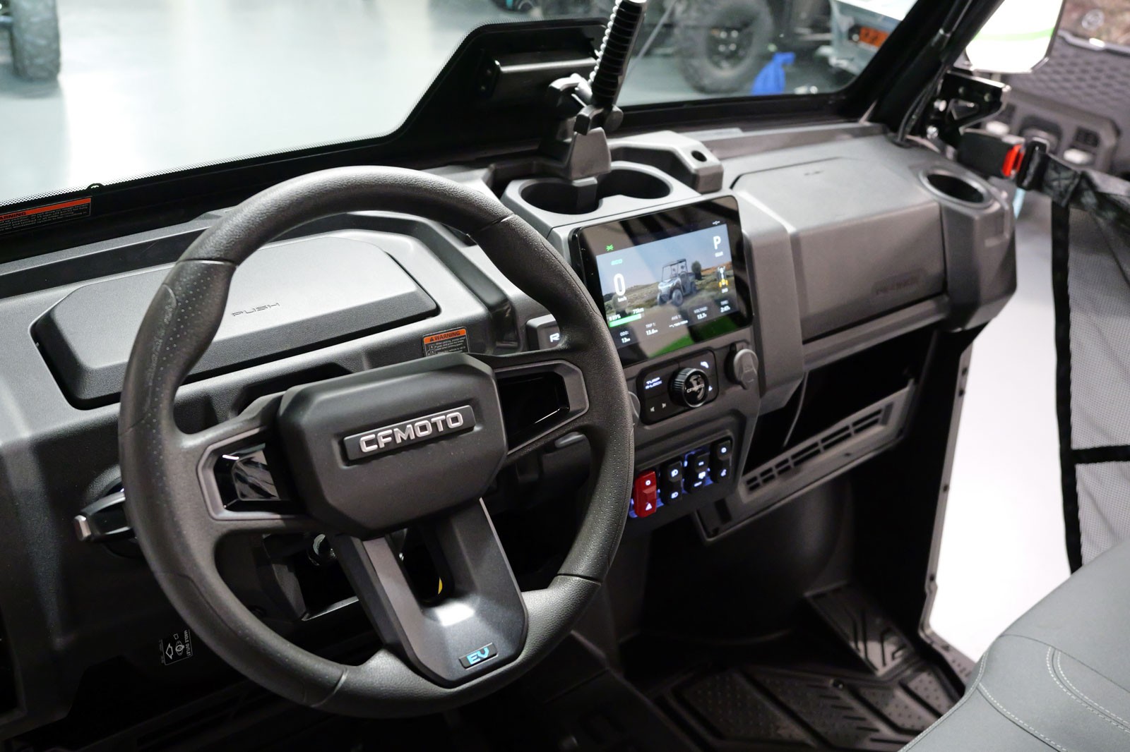 CF MOTO UFORCE U6 EV-image-9