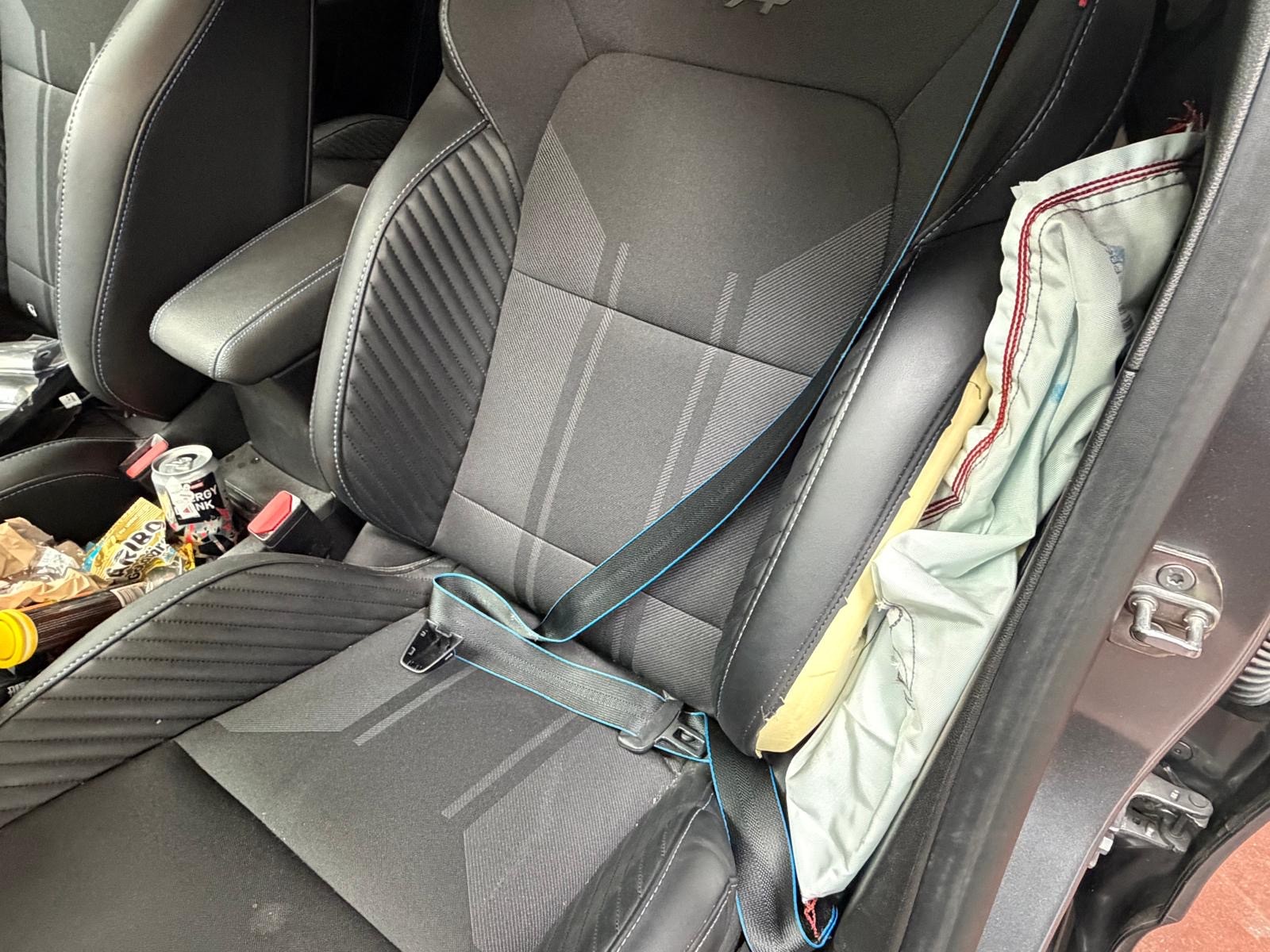 RENAULT Clio 1.6 E-Tech Esprit Alpine-image-16