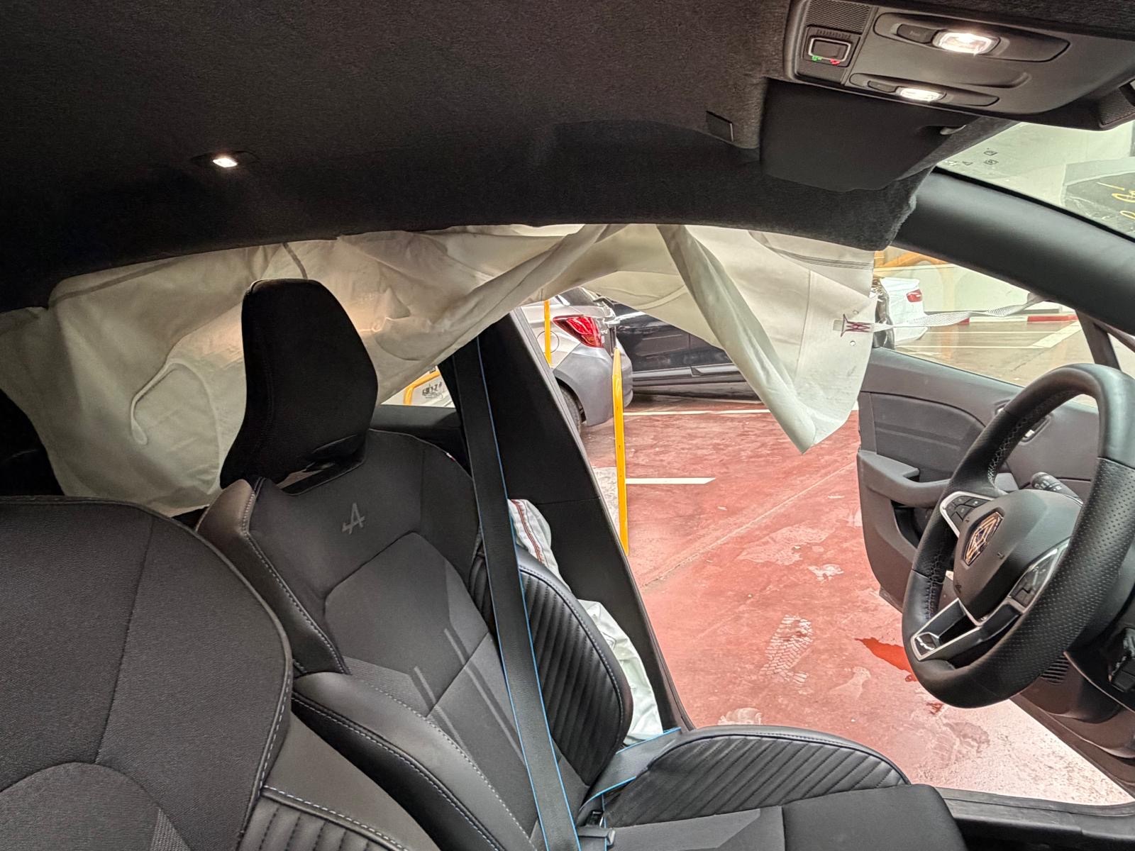 RENAULT Clio 1.6 E-Tech Esprit Alpine-image-13