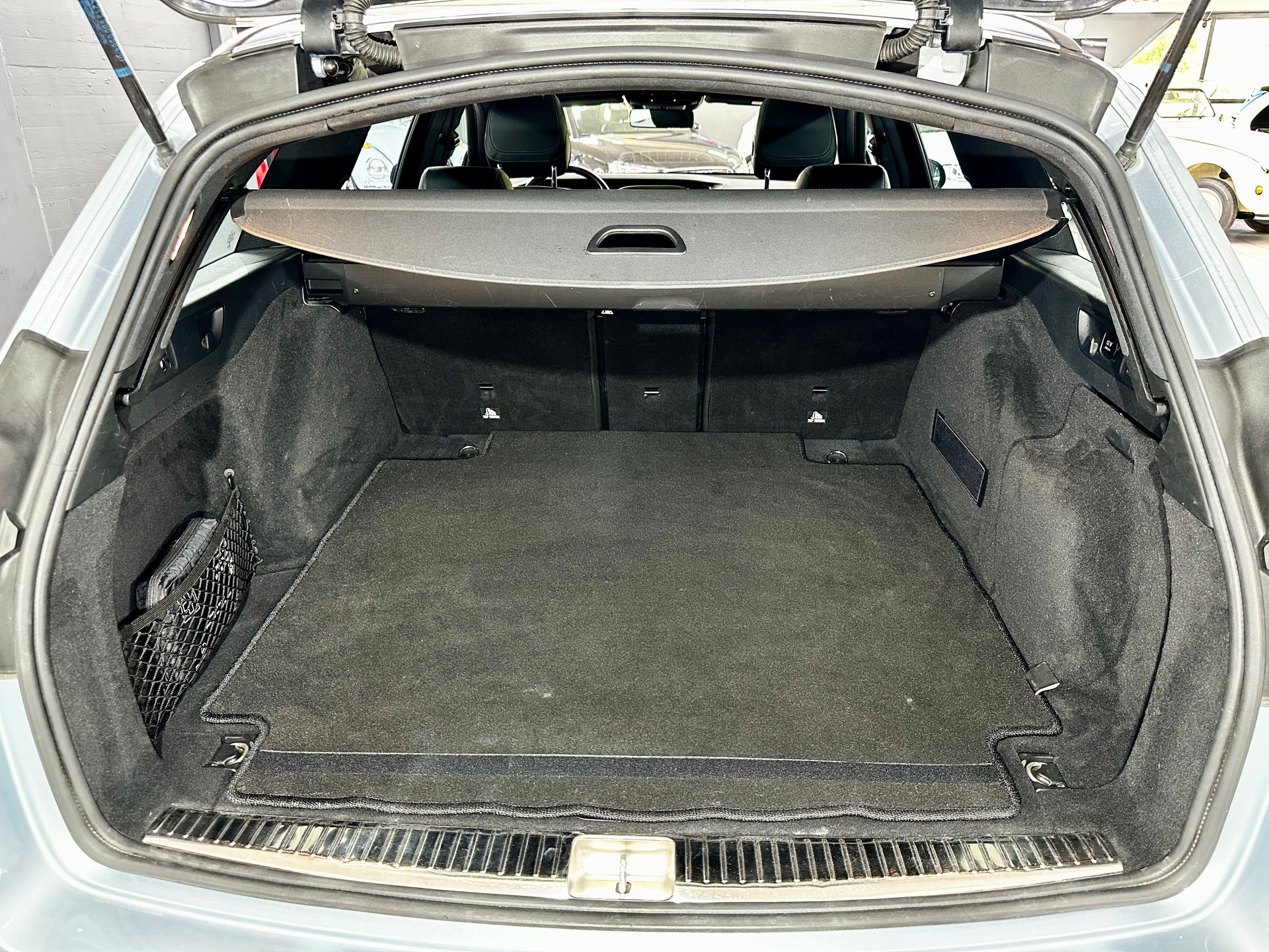 MERCEDES-BENZ E 400 AMG Line 4 Matic 9G-Tronic-image-31