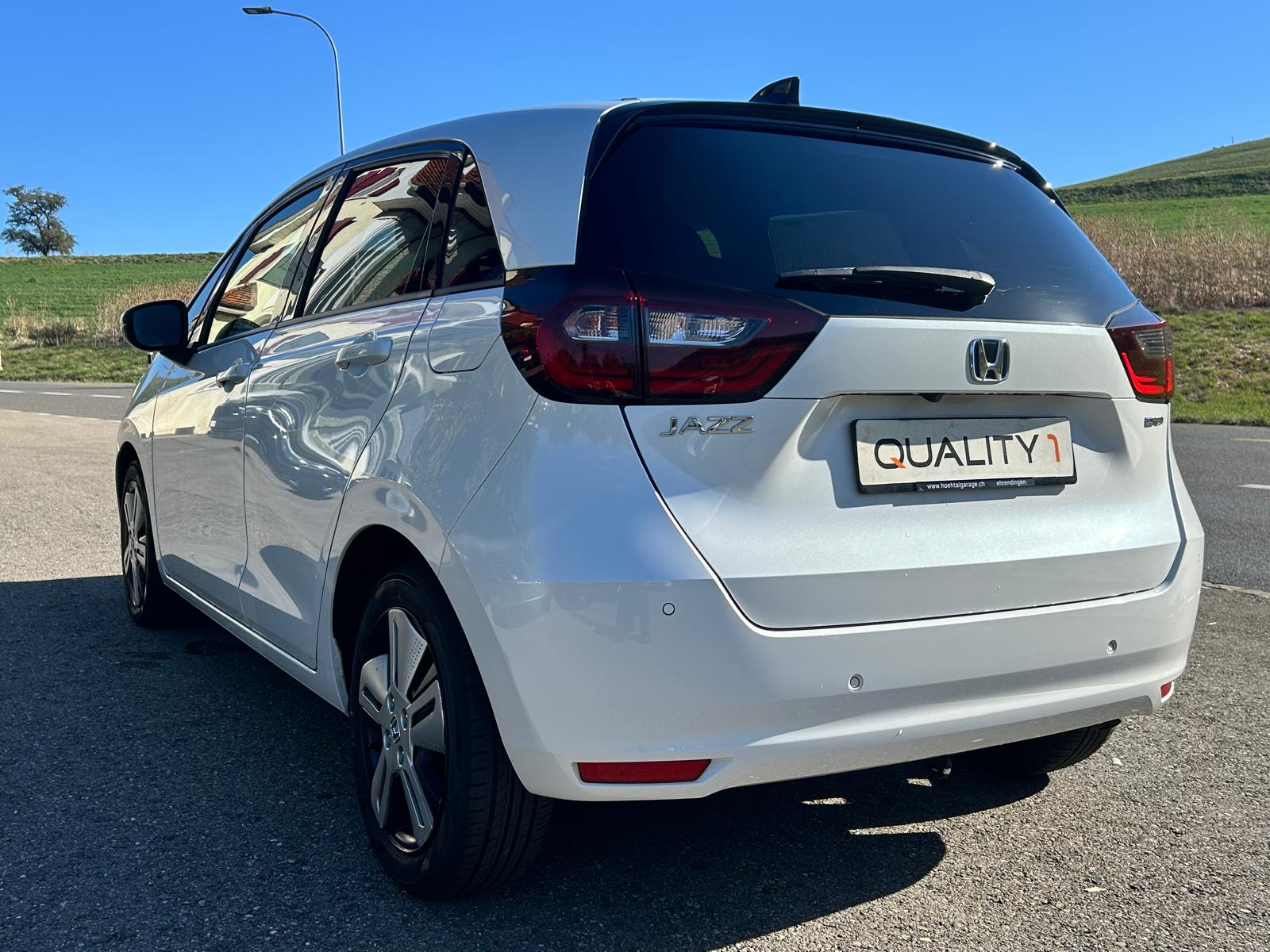HONDA Jazz 1.5i-MMD Executive E-CVT-showroom-element-3