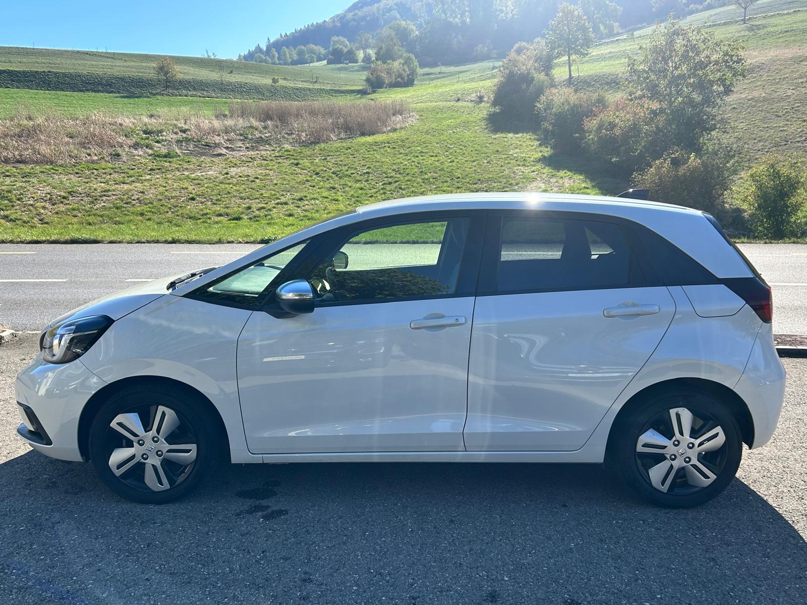 HONDA Jazz 1.5i-MMD Executive E-CVT-showroom-element-2