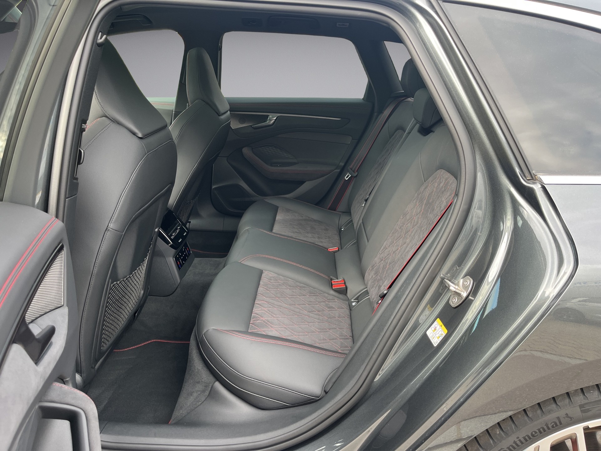 AUDI A6 Avant TFSI quattro 270 kW S tronic*Panoramadach, Allradlenkung, B&O Sound, Head-up, (5-Jahre Garantie)-image-11