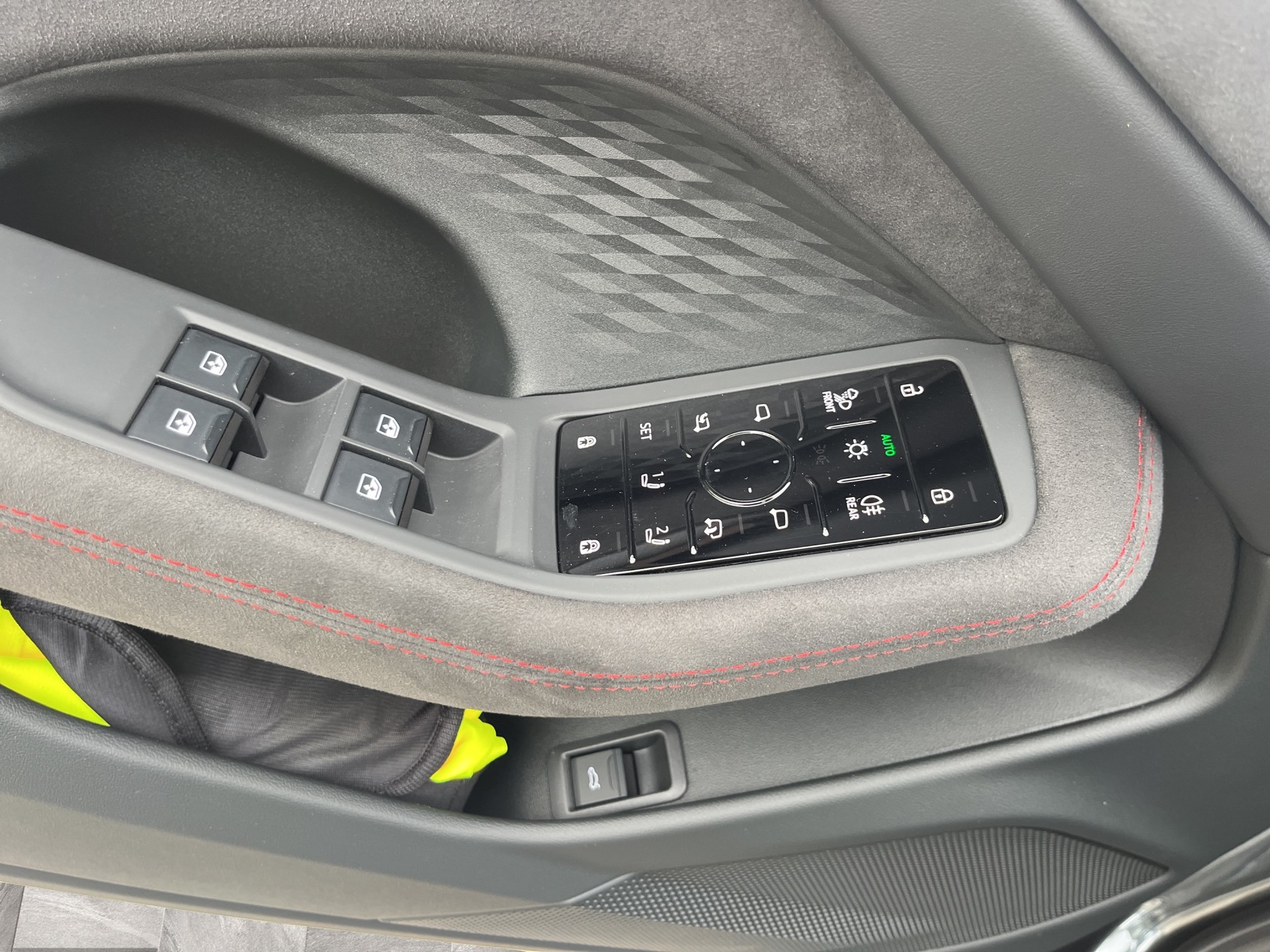 AUDI A6 Avant TFSI quattro 270 kW S tronic*Panoramadach, Allradlenkung, B&O Sound, Head-up, (5-Jahre Garantie)-image-19