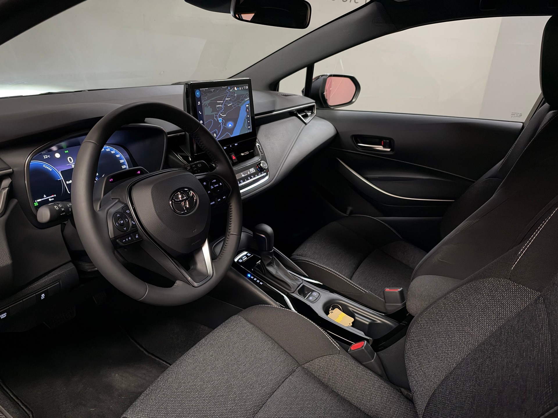 TOYOTA Corolla Touring Sports 1.8 HSD Comfort e-CVT-image-13